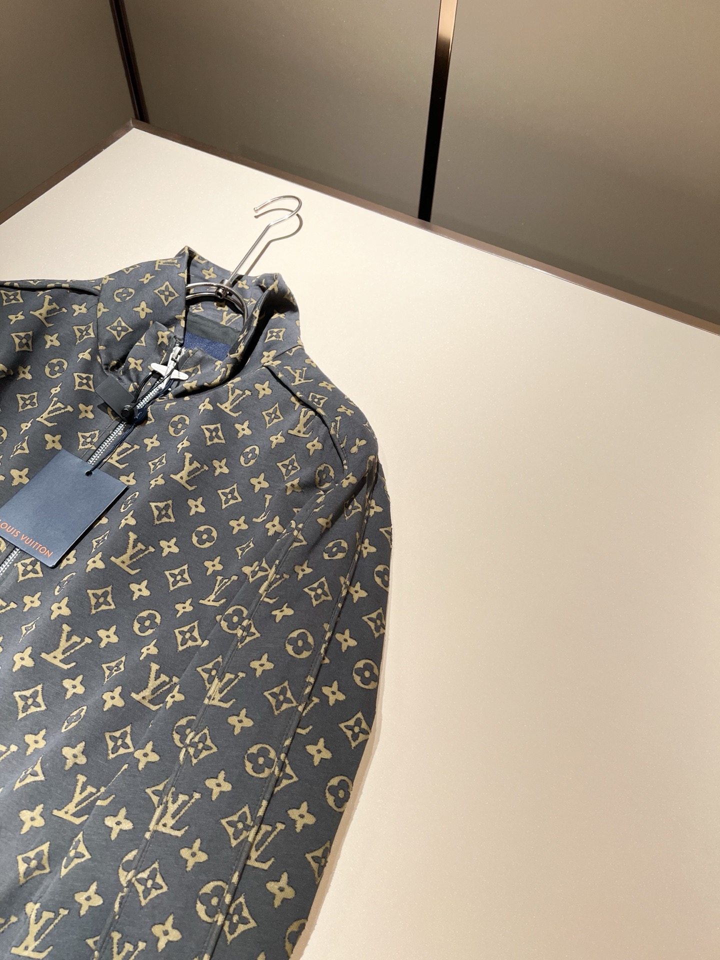  Louis Vuit*on 路易*登 2025秋冬新款轻奢男女同款👫牛仔夹克外套，路易家族的新高端，细