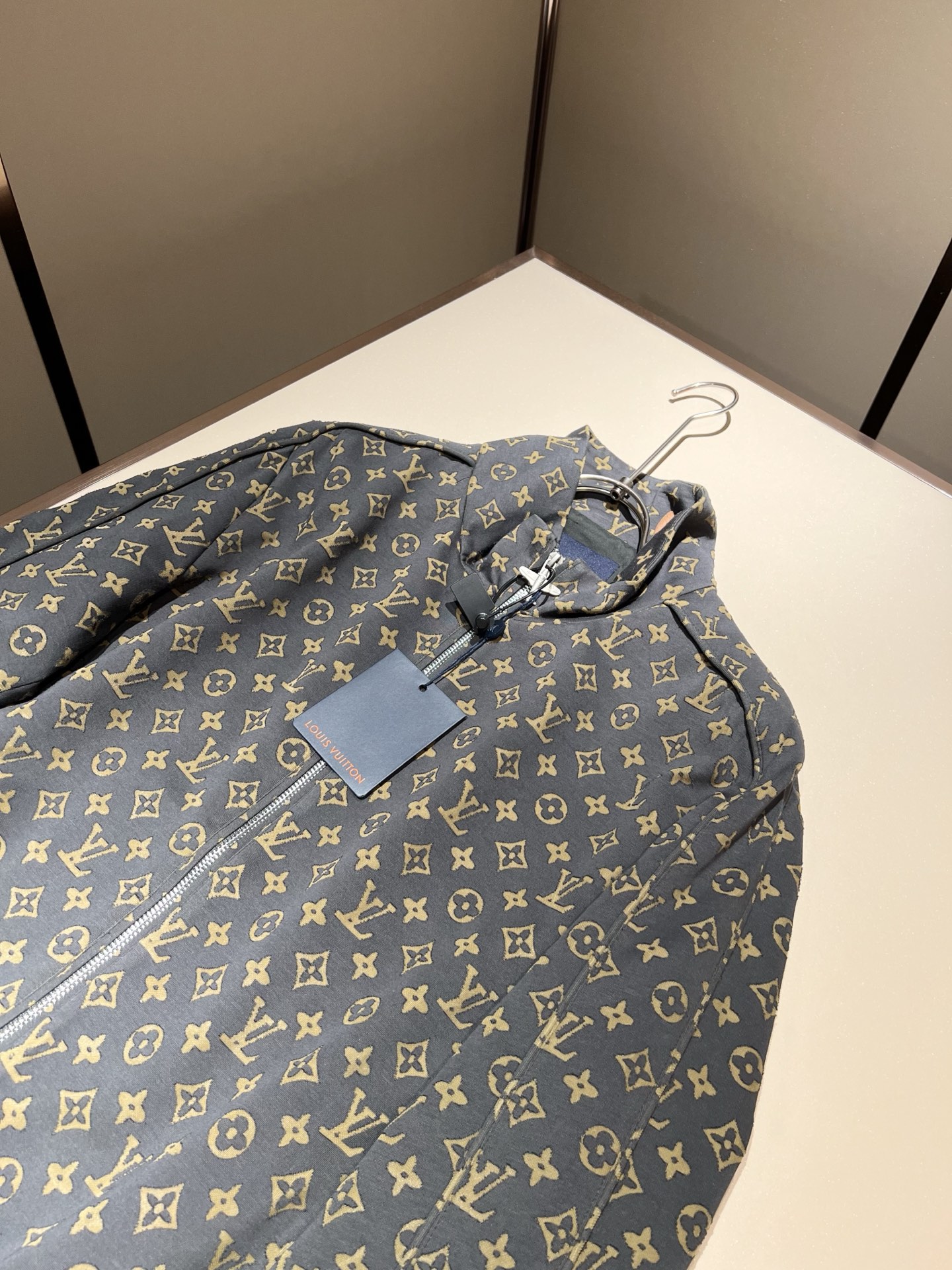  Louis Vuit*on 路易*登 2025秋冬新款轻奢男女同款👫牛仔夹克外套，路易家族的新高端，细