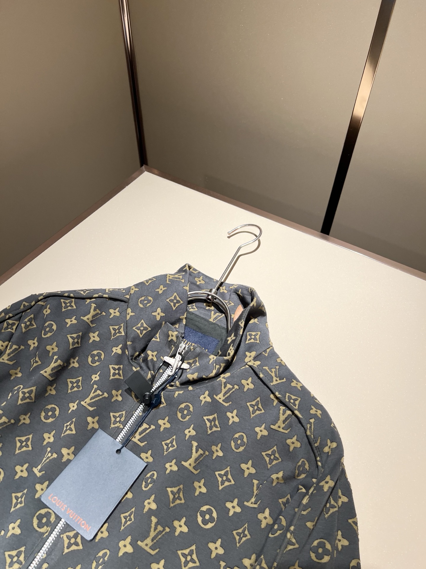  Louis Vuit*on 路易*登 2025秋冬新款轻奢男女同款👫牛仔夹克外套，路易家族的新高端，细