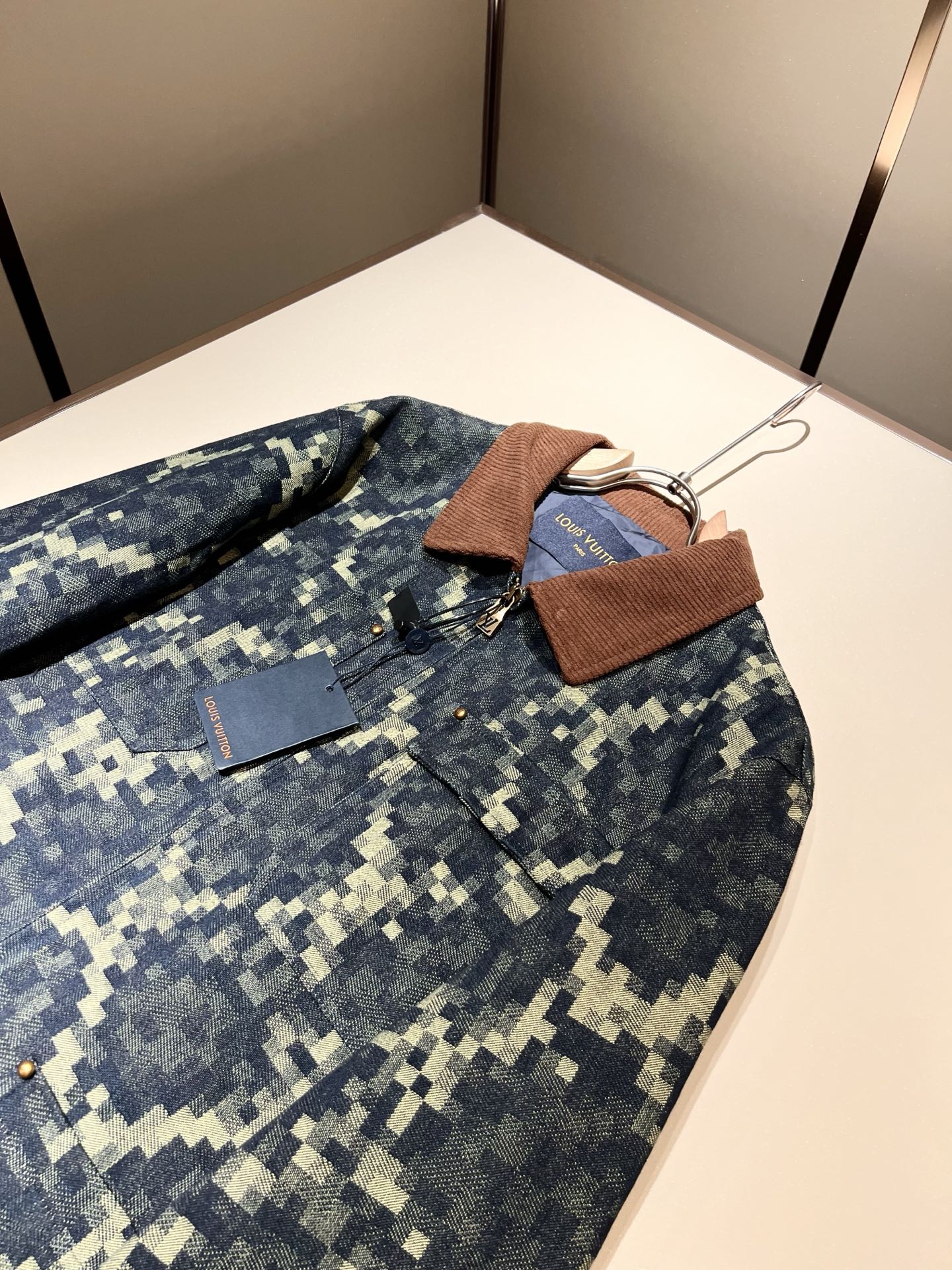  Louis Vuit*on 路易*登 2025秋冬新款轻奢男女同款👫牛仔夹克外套，路易家族的新高端，细