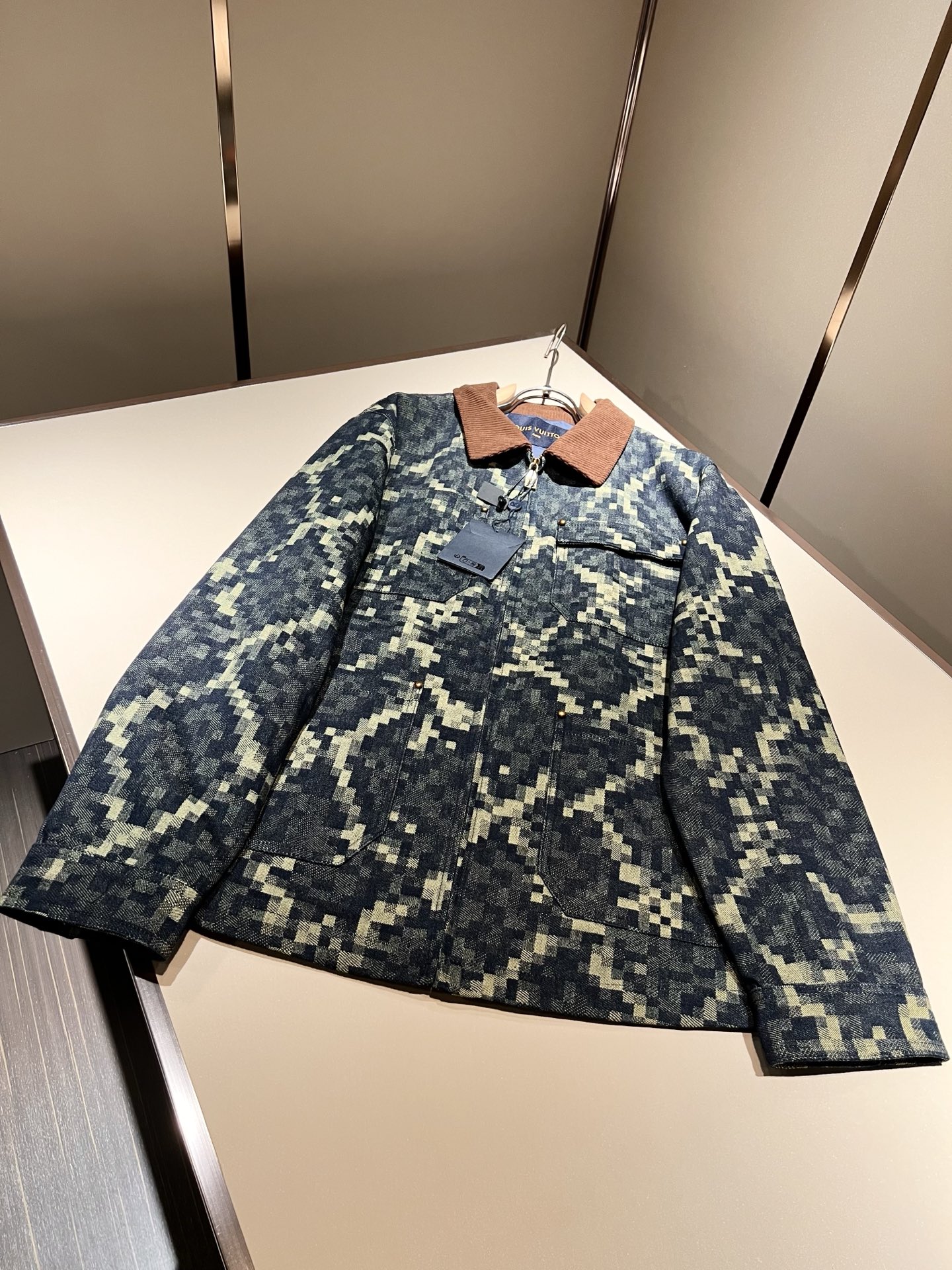  Louis Vuit*on 路易*登 2025秋冬新款轻奢男女同款👫牛仔夹克外套，路易家族的新高端，细