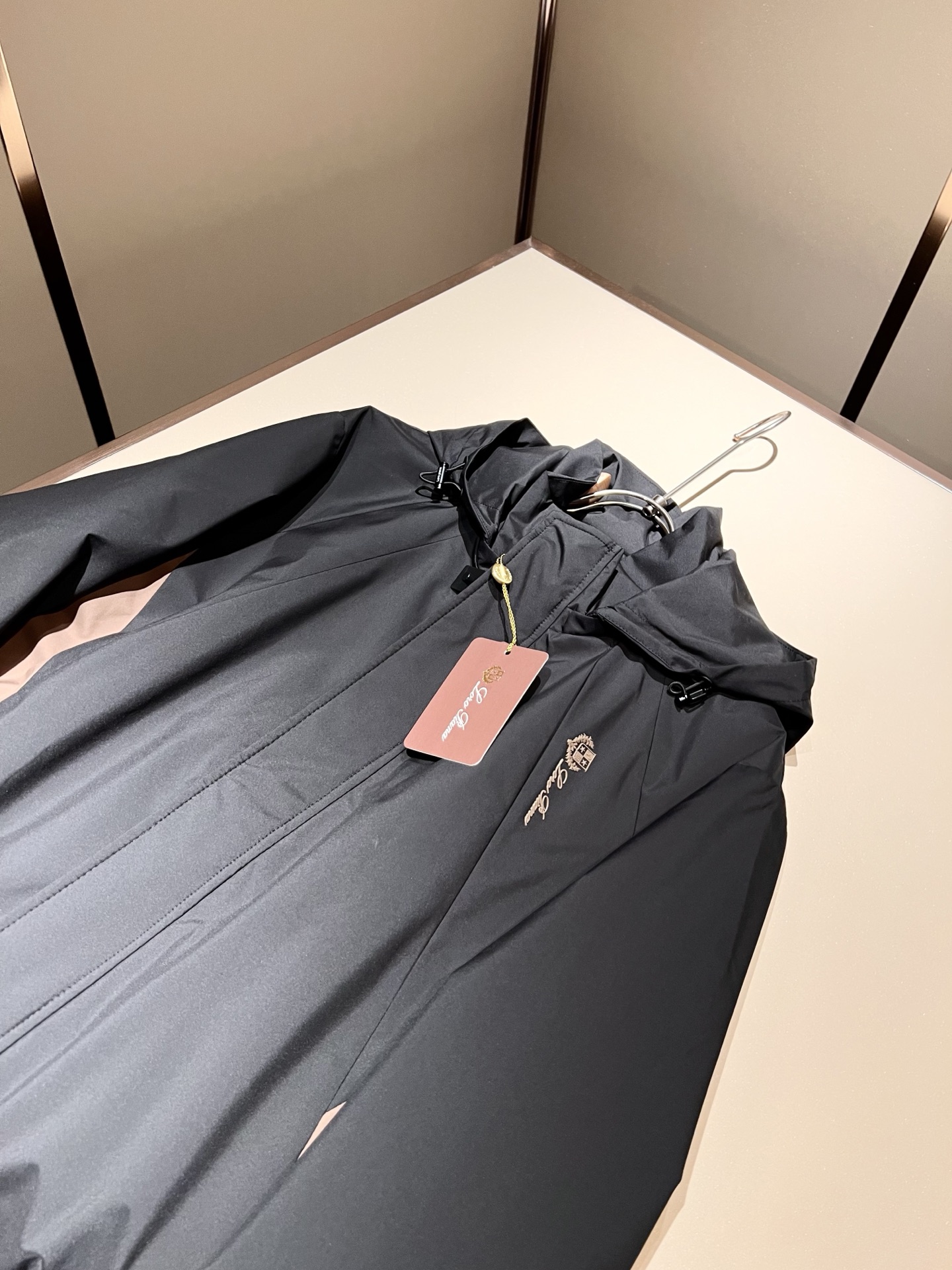  Loro Piana诺悠翩雅 2025秋冬新品男士休闲夹克外套，外贸公司订单！客供聚酯纤维材质，胸前l