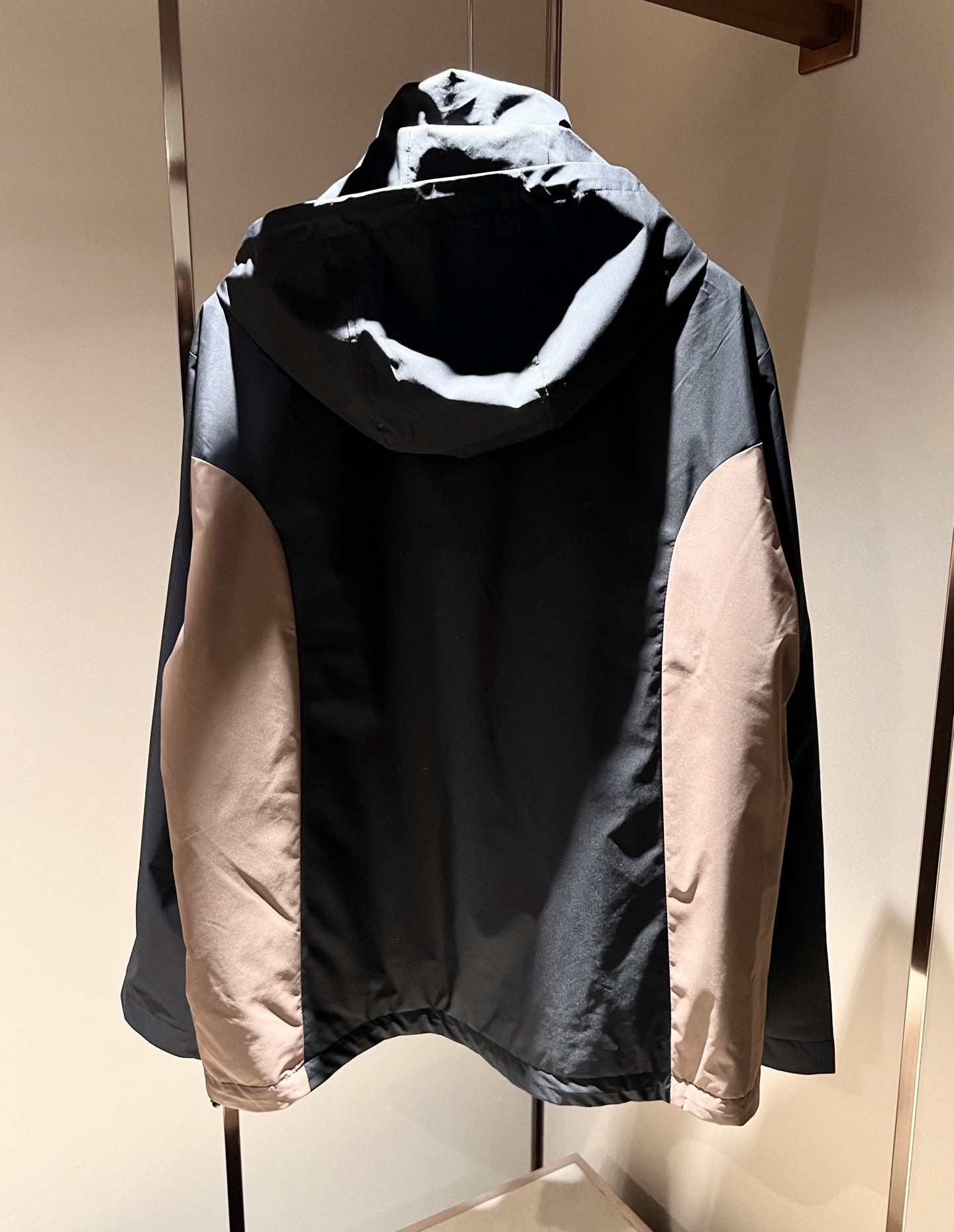  Loro Piana诺悠翩雅 2025秋冬新品男士休闲夹克外套，外贸公司订单！客供聚酯纤维材质，胸前l