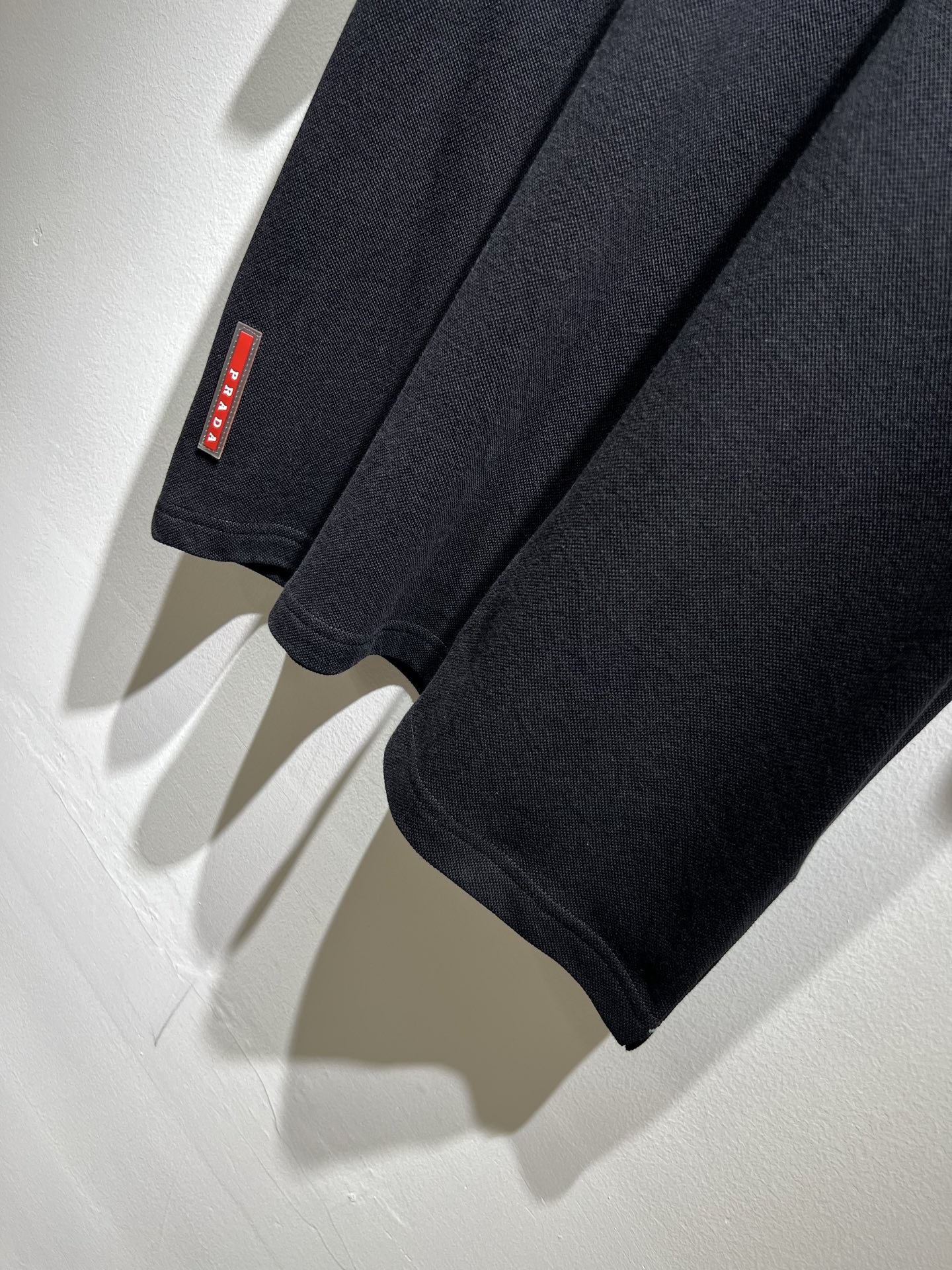  Prad*普*达 2025春夏季新款经典元素短袖Polo衫，经典大方的款式，可以穿十年都还是流行的那种