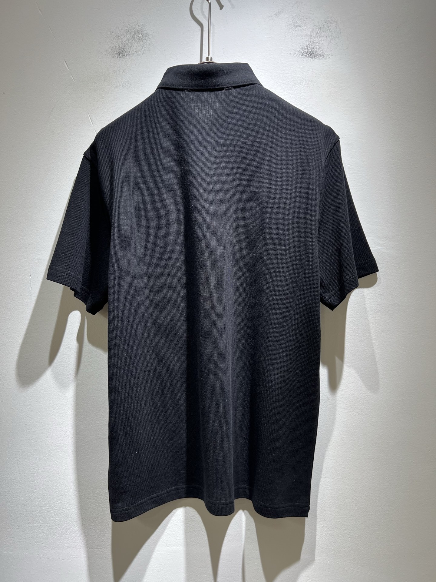  Prad*普*达 2025春夏季新款经典元素短袖Polo衫，经典大方的款式，可以穿十年都还是流行的那种