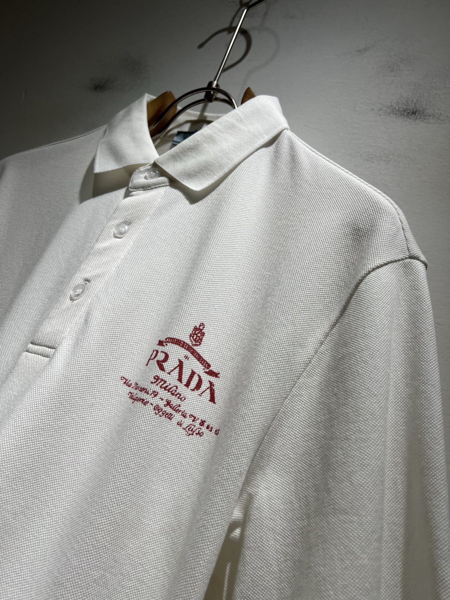  Prad*普*达 2025春夏季新款经典元素短袖Polo衫，经典大方的款式，可以穿十年都还是流行的那种