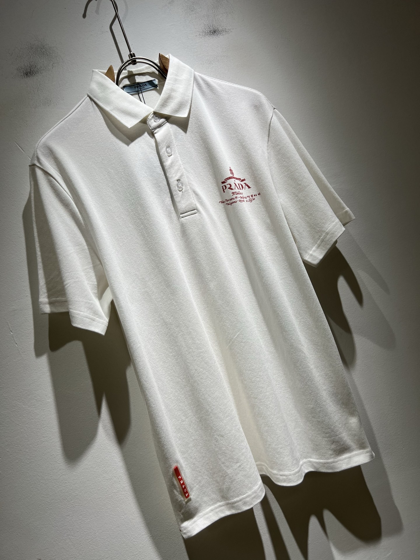  Prad*普*达 2025春夏季新款经典元素短袖Polo衫，经典大方的款式，可以穿十年都还是流行的那种