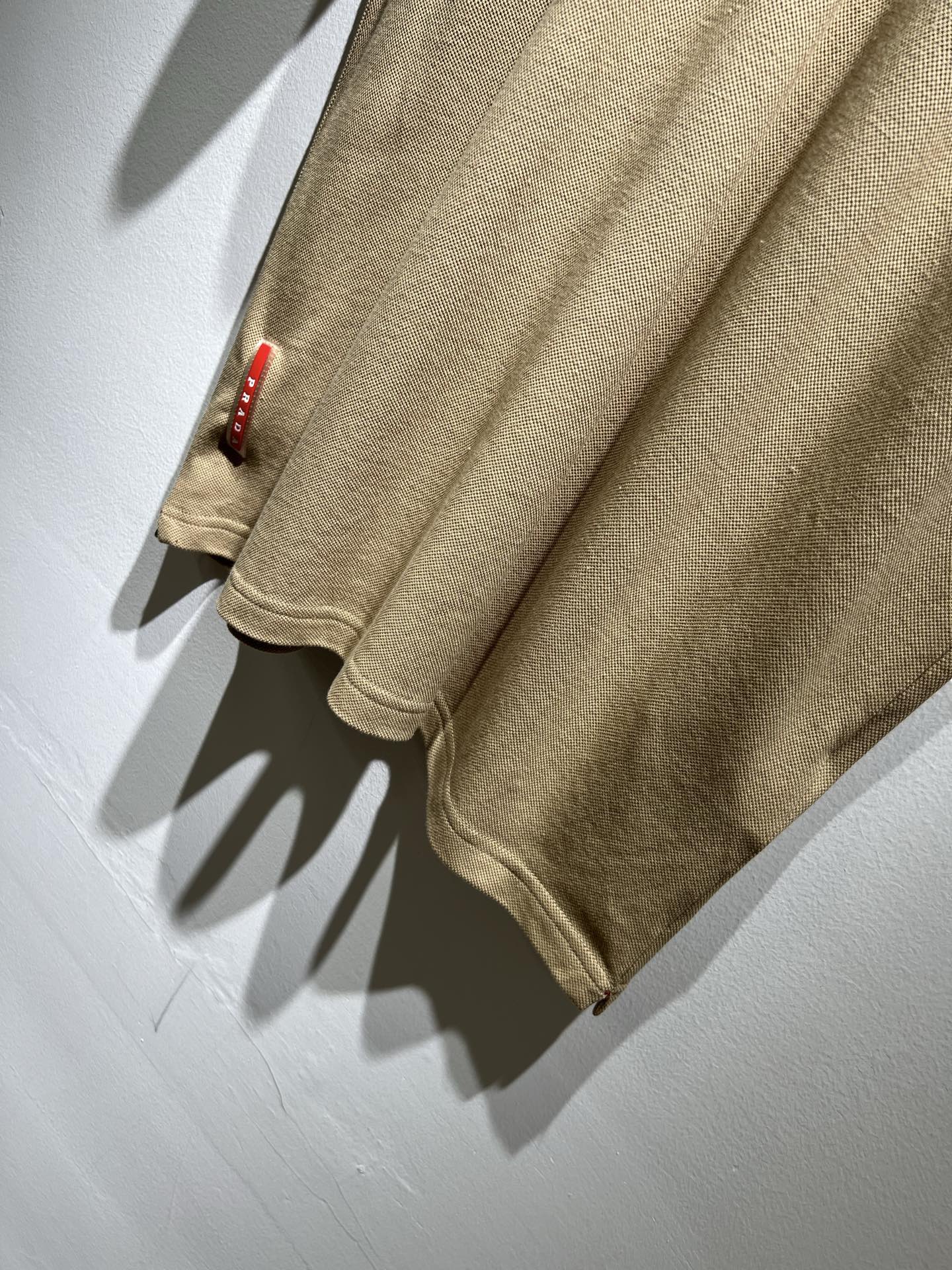  Prad*普*达 2025春夏季新款经典元素短袖Polo衫，经典大方的款式，可以穿十年都还是流行的那种