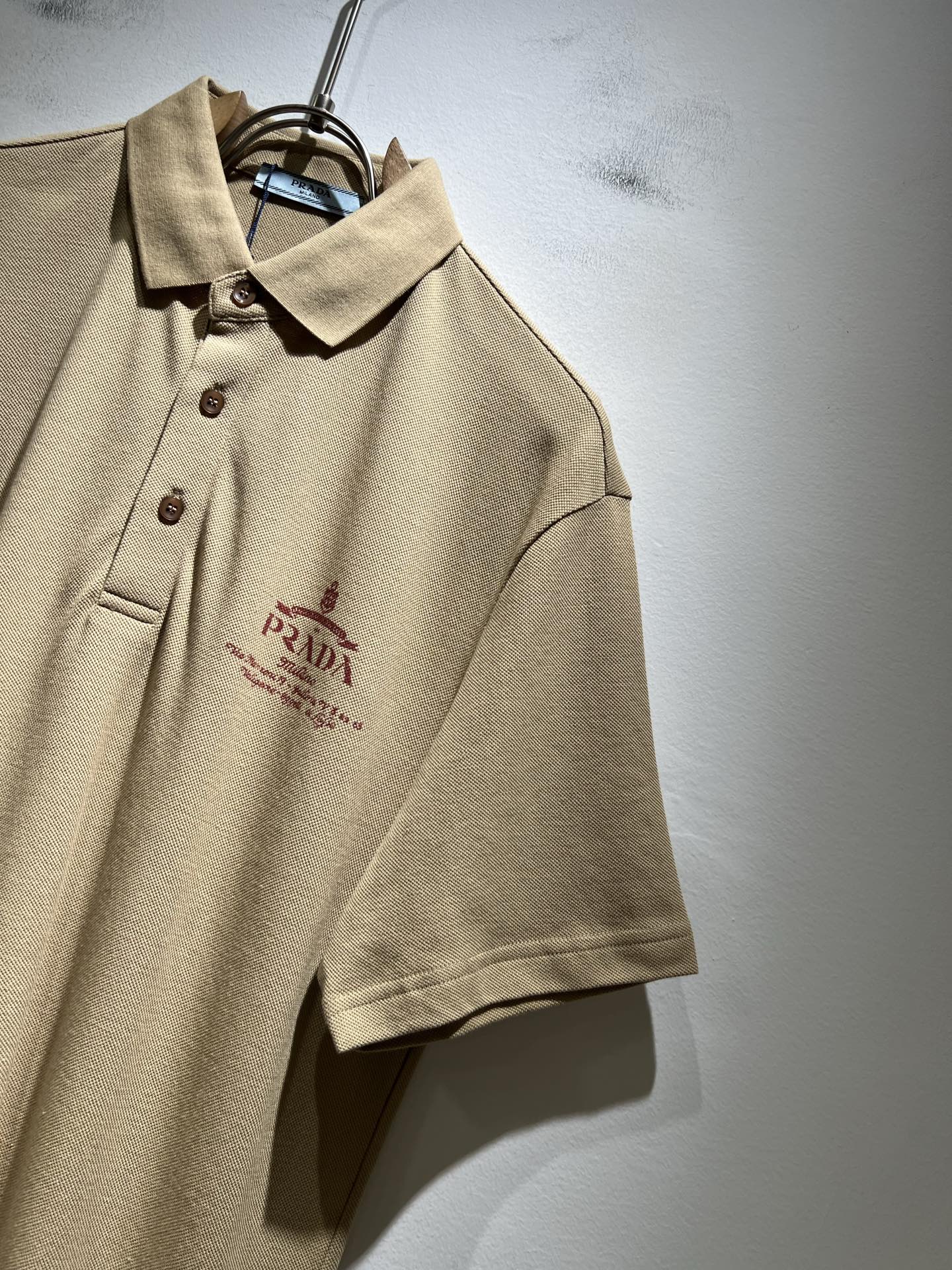  Prad*普*达 2025春夏季新款经典元素短袖Polo衫，经典大方的款式，可以穿十年都还是流行的那种