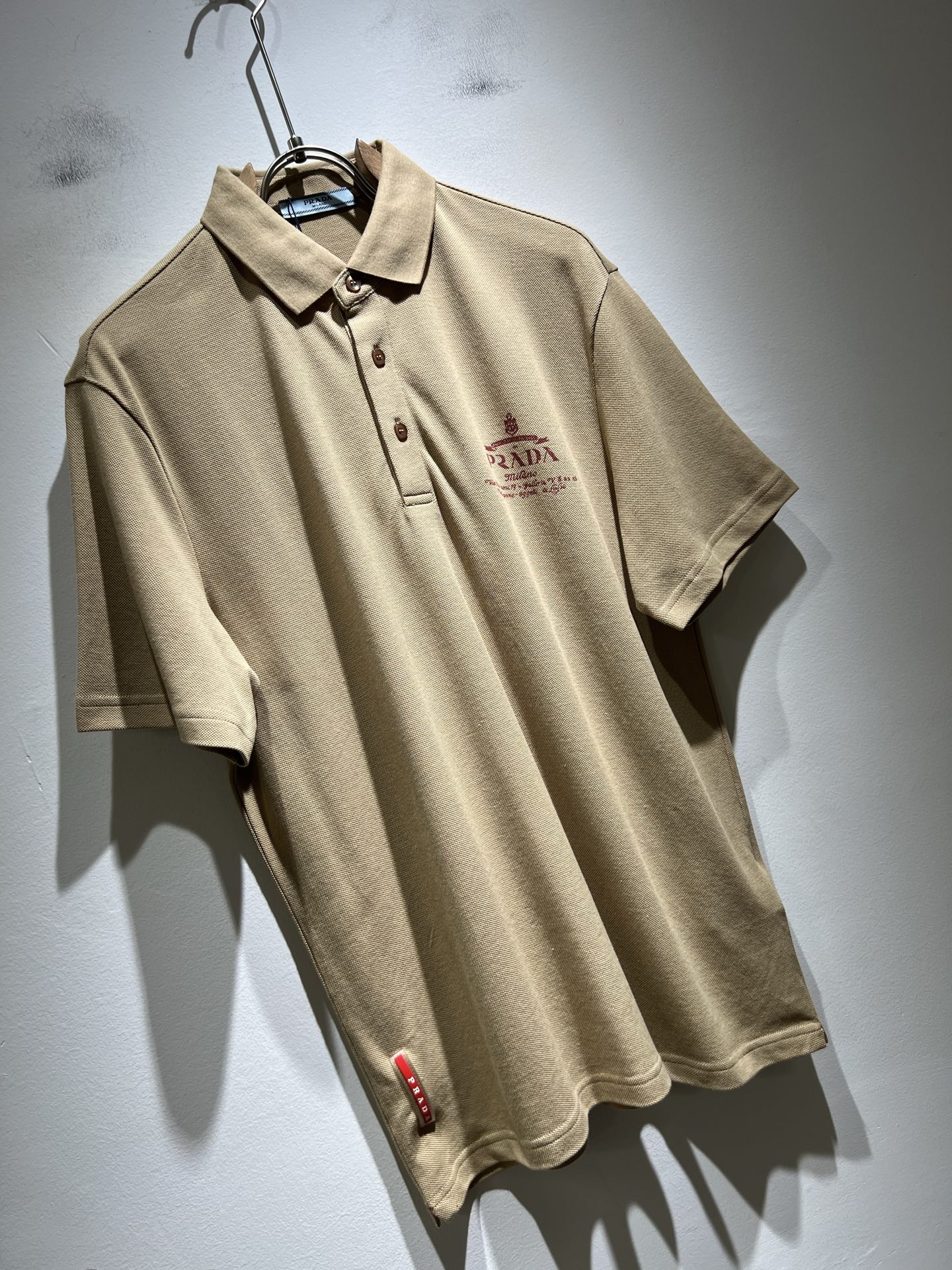  Prad*普*达 2025春夏季新款经典元素短袖Polo衫，经典大方的款式，可以穿十年都还是流行的那种