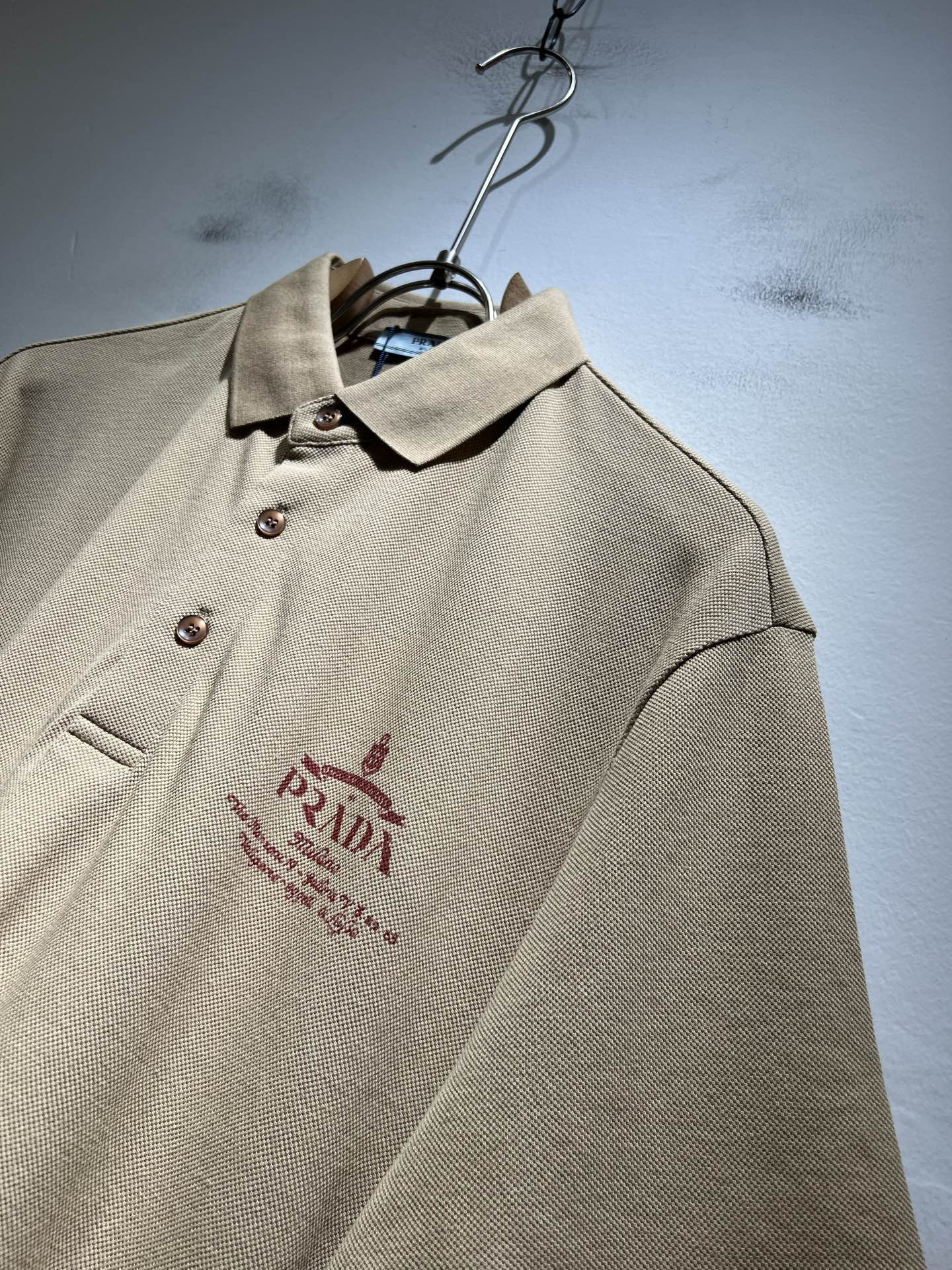  Prad*普*达 2025春夏季新款经典元素短袖Polo衫，经典大方的款式，可以穿十年都还是流行的那种