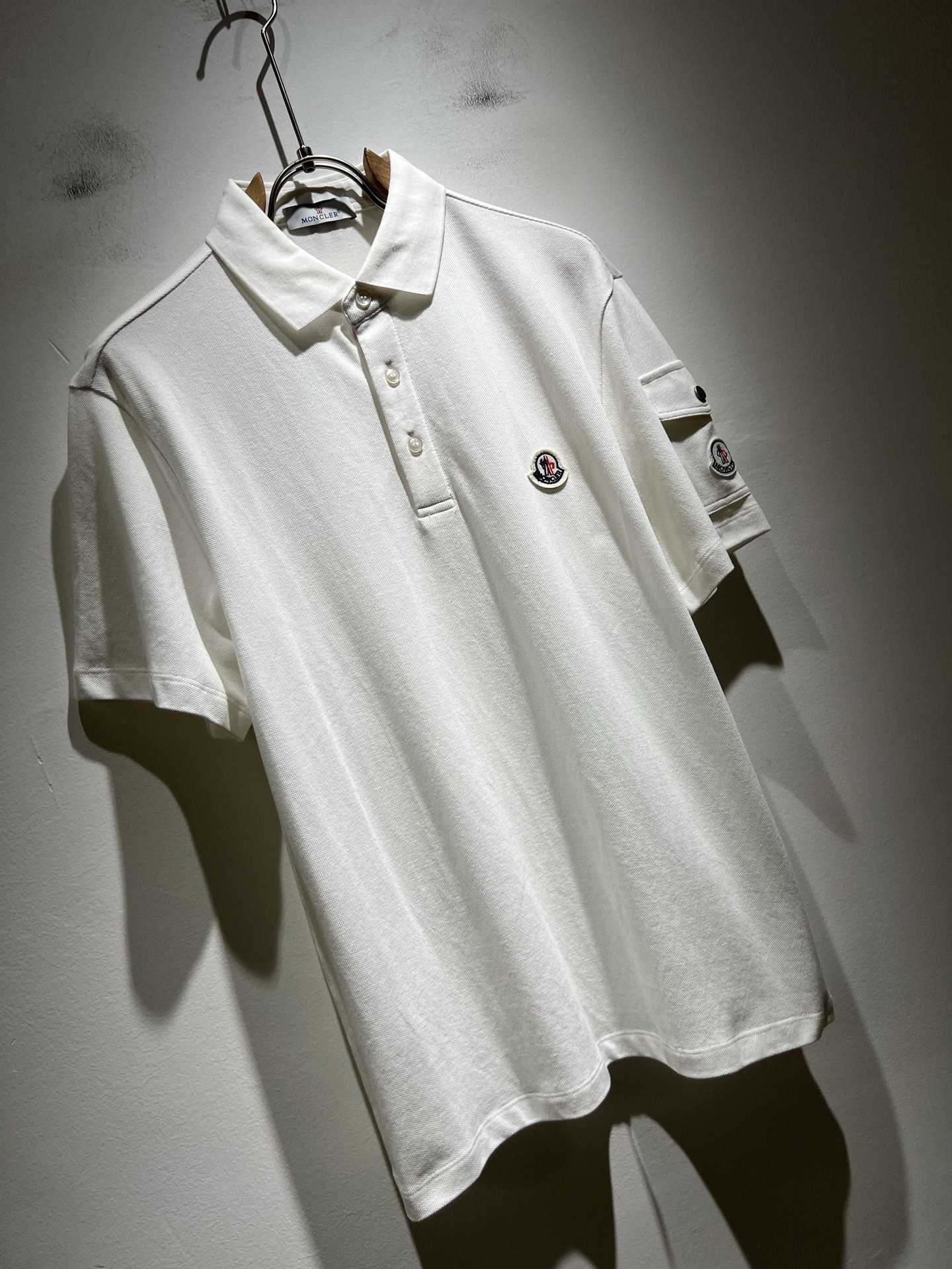  MON蒙**口2025春夏新款男士原单男士短袖POLO衫，贸易公司货，官网同步发售！此类型的基础单品是