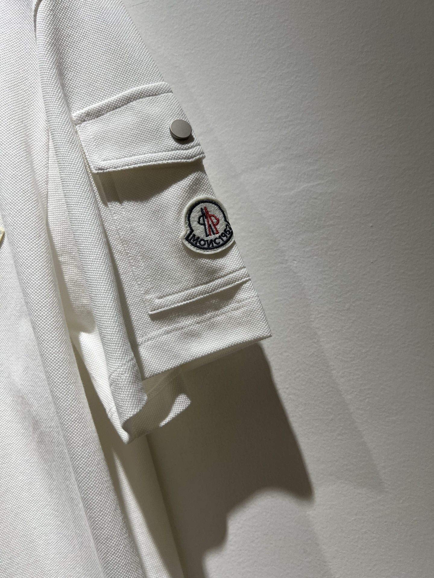  MON蒙**口2025春夏新款男士原单男士短袖POLO衫，贸易公司货，官网同步发售！此类型的基础单品是