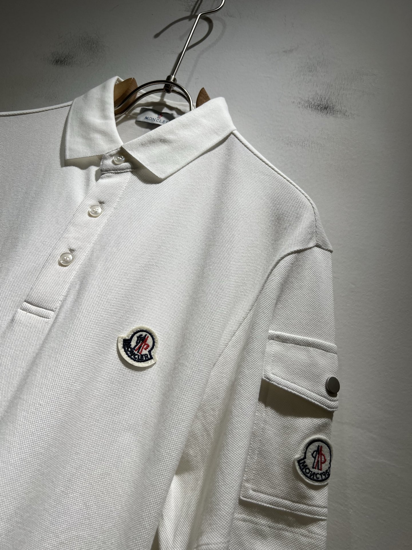  MON蒙**口2025春夏新款男士原单男士短袖POLO衫，贸易公司货，官网同步发售！此类型的基础单品是