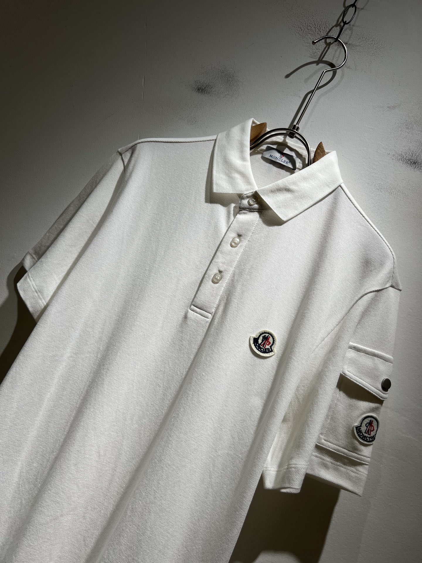  MON蒙**口2025春夏新款男士原单男士短袖POLO衫，贸易公司货，官网同步发售！此类型的基础单品是