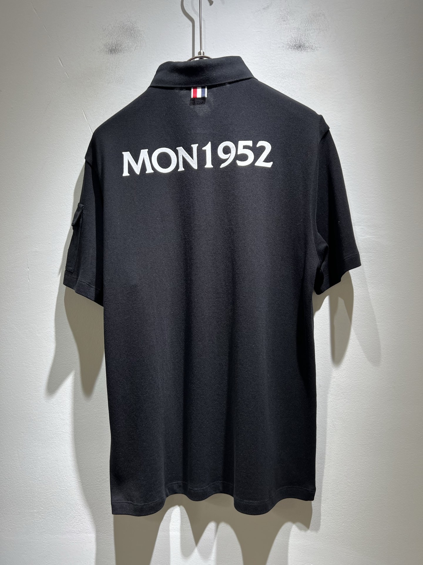  MON蒙**口2025春夏新款男士原单男士短袖POLO衫，贸易公司货，官网同步发售！此类型的基础单品是