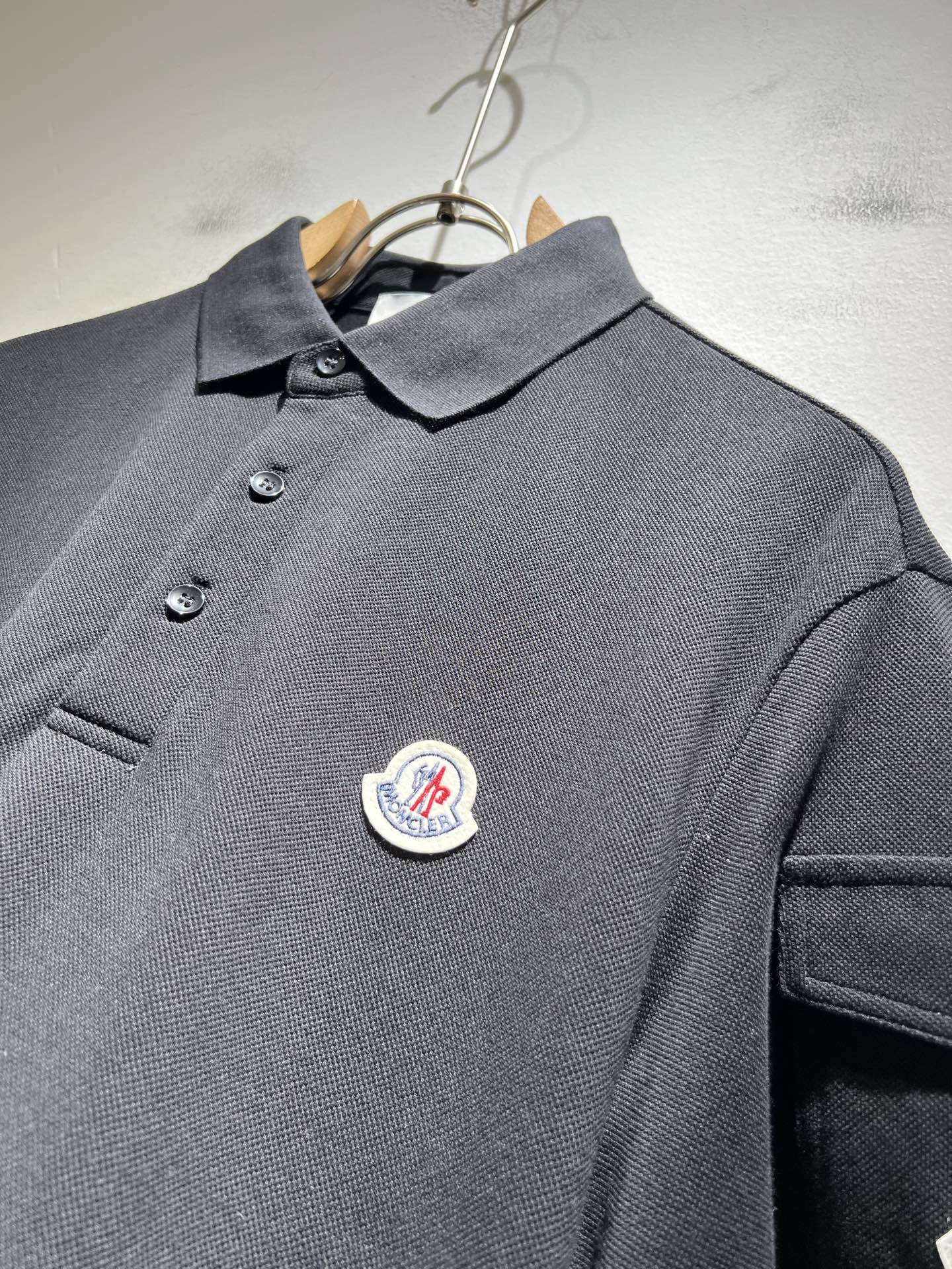  MON蒙**口2025春夏新款男士原单男士短袖POLO衫，贸易公司货，官网同步发售！此类型的基础单品是