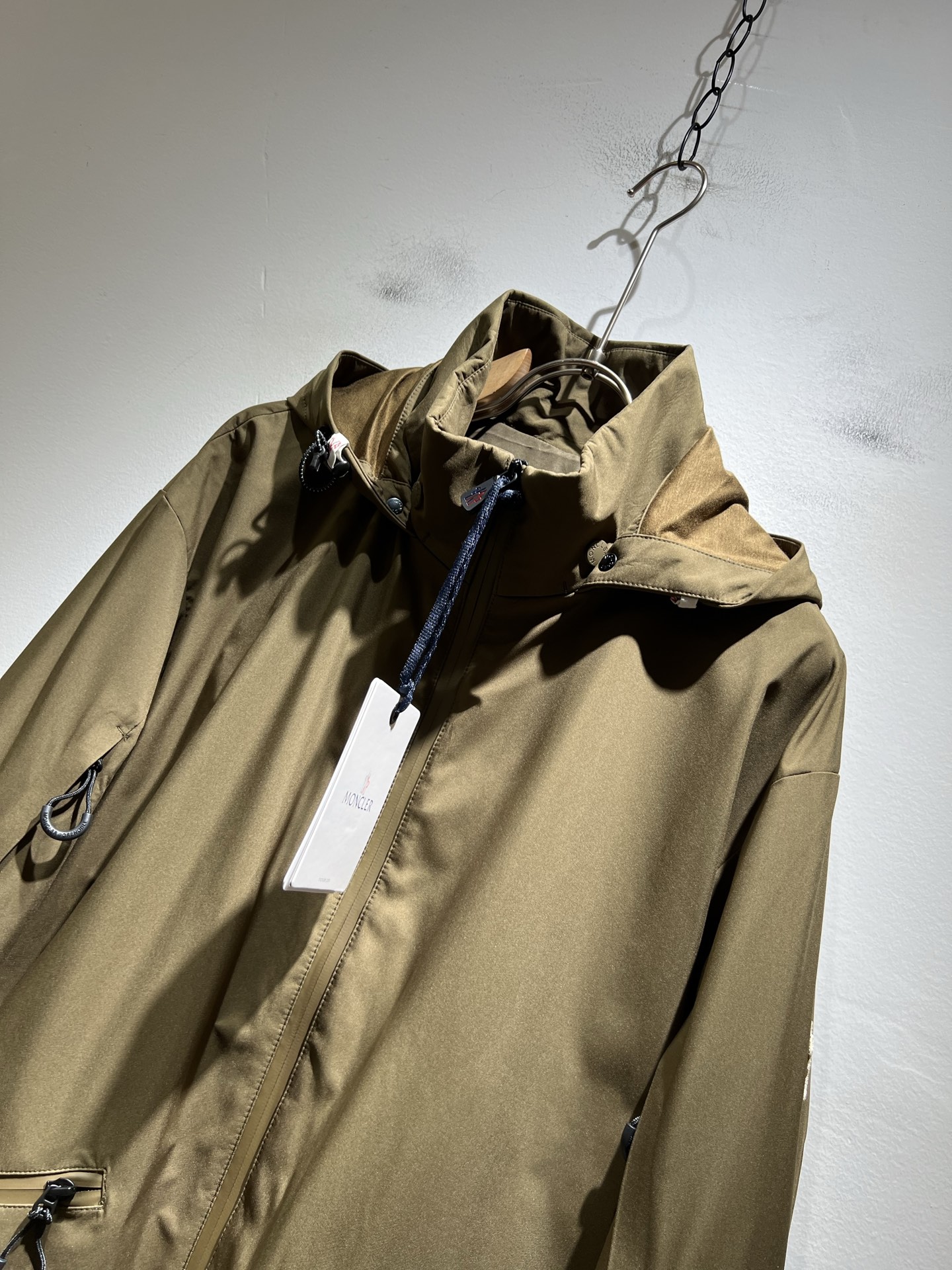  Monc*ler蒙*口2025秋冬经典夹克外套，都市时尚休闲款！面料超软面料帅酷爆款夹克外套。时尚都市