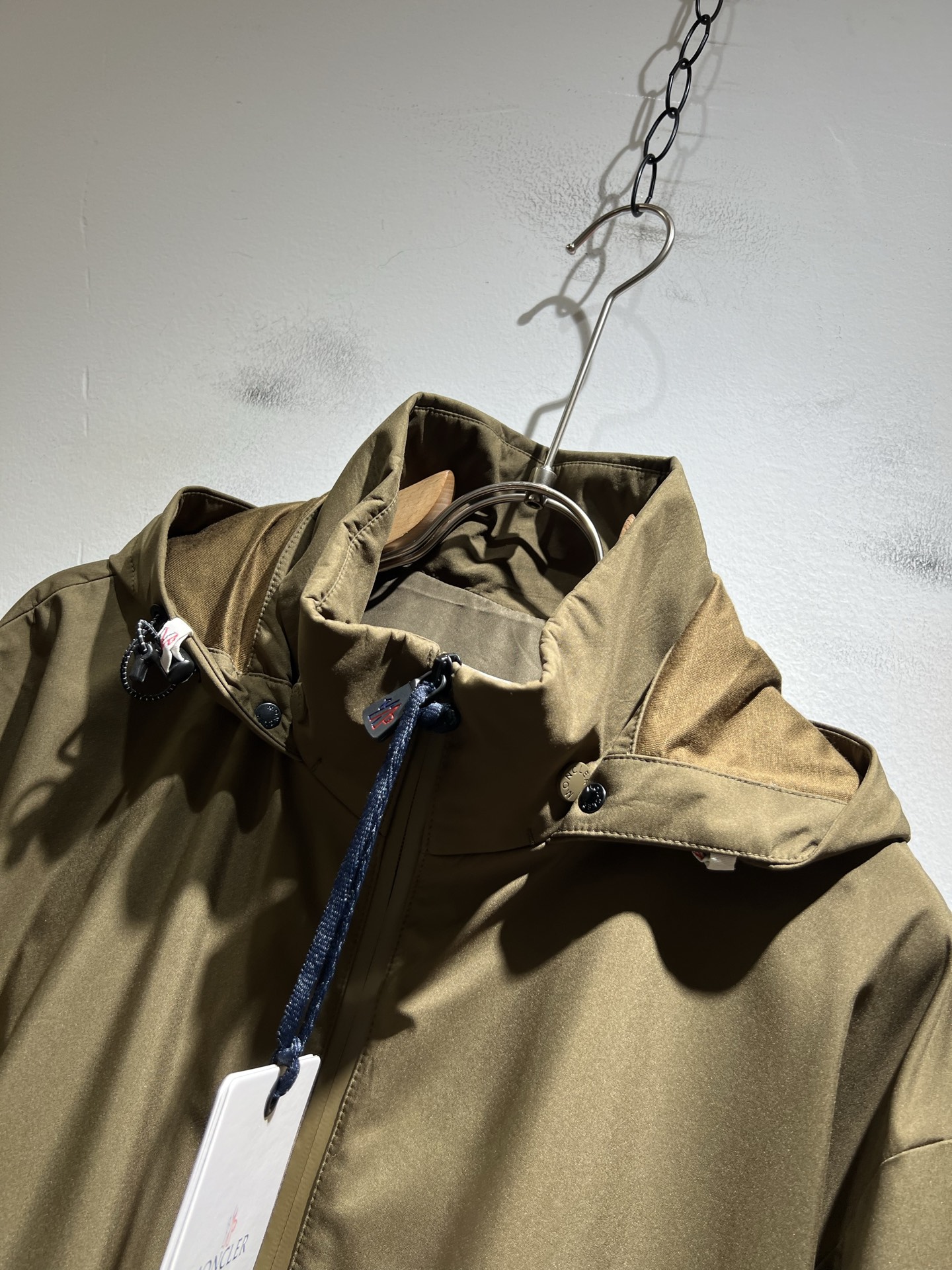  Monc*ler蒙*口2025秋冬经典夹克外套，都市时尚休闲款！面料超软面料帅酷爆款夹克外套。时尚都市