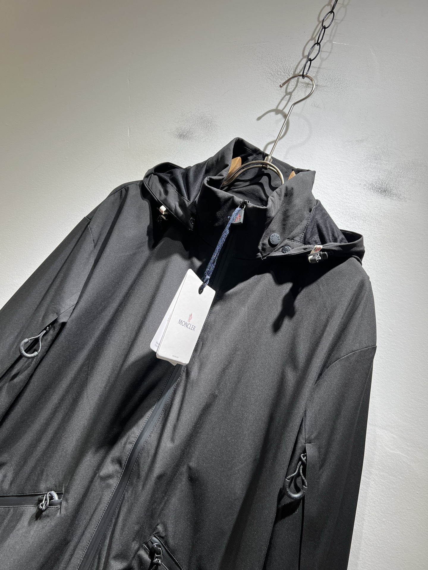  Monc*ler蒙*口2025秋冬经典夹克外套，都市时尚休闲款！面料超软面料帅酷爆款夹克外套。时尚都市