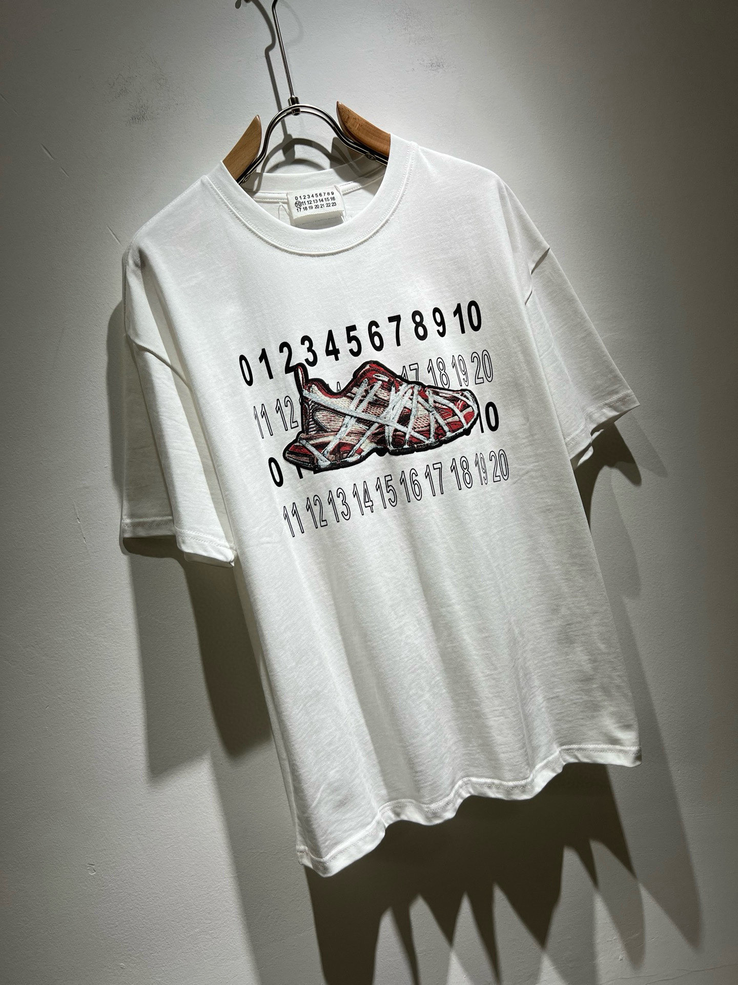   马吉拉 maison margiel 2025春夏新款男女同款👫短袖T恤，专柜同步发售！定制专属洗水