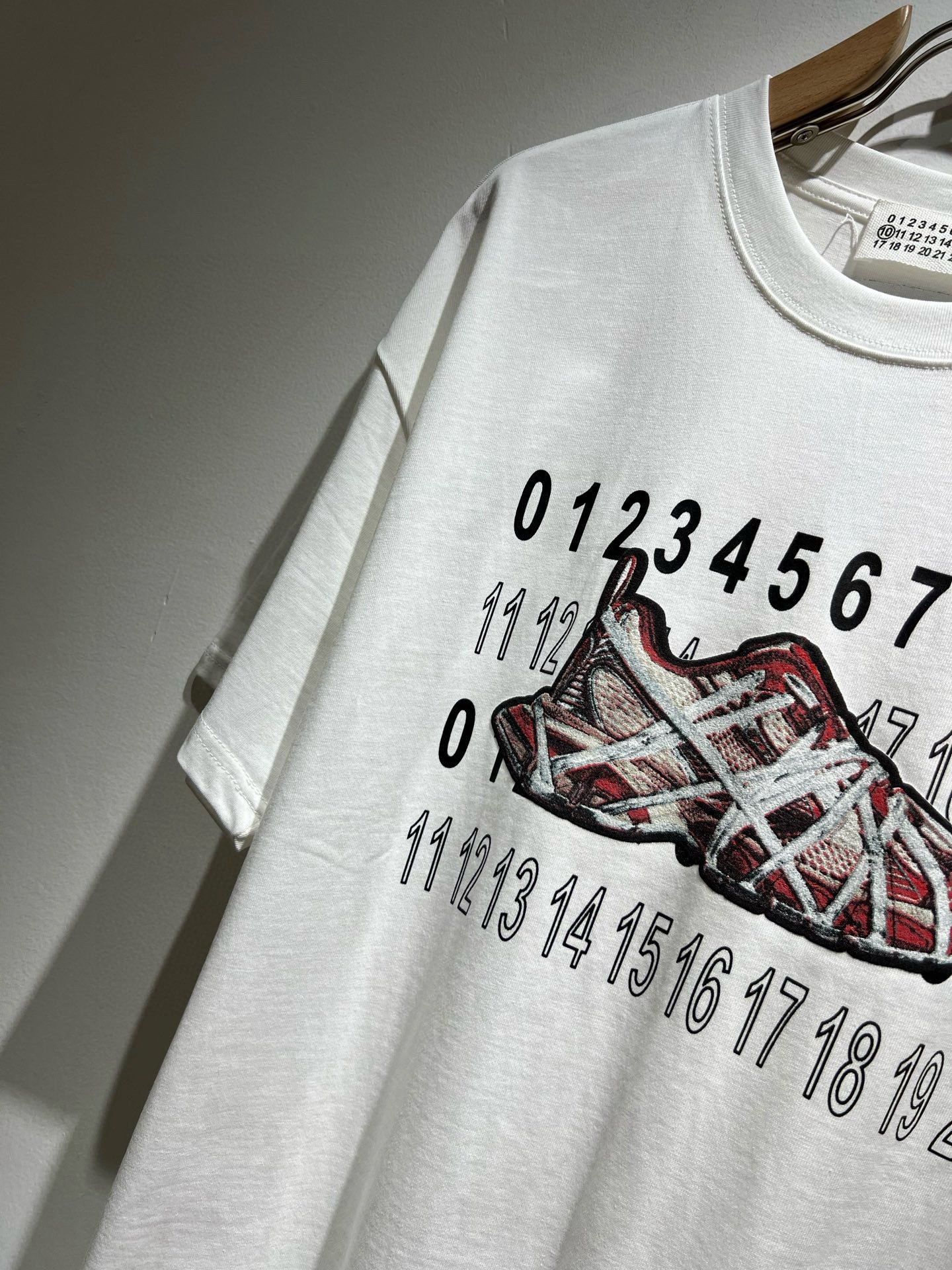   马吉拉 maison margiel 2025春夏新款男女同款👫短袖T恤，专柜同步发售！定制专属洗水