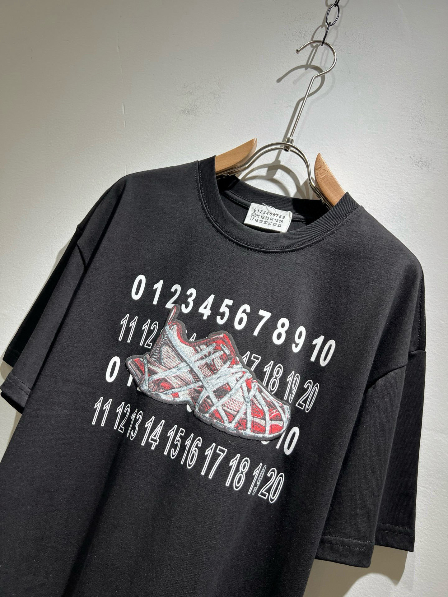   马吉拉 maison margiel 2025春夏新款男女同款👫短袖T恤，专柜同步发售！定制专属洗水