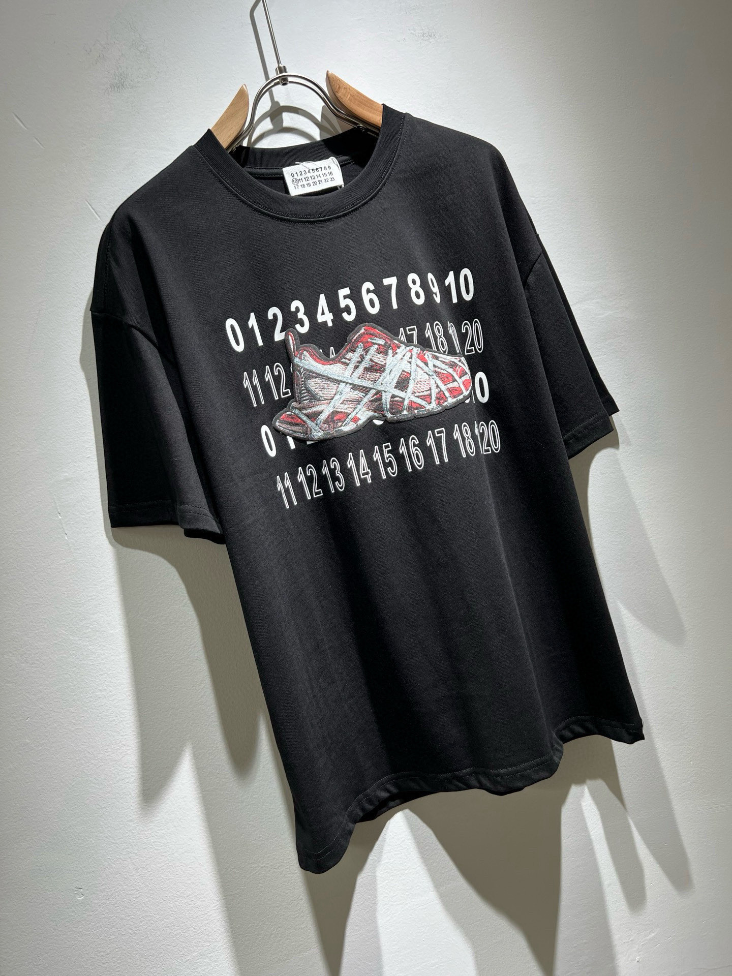   马吉拉 maison margiel 2025春夏新款男女同款👫短袖T恤，专柜同步发售！定制专属洗水