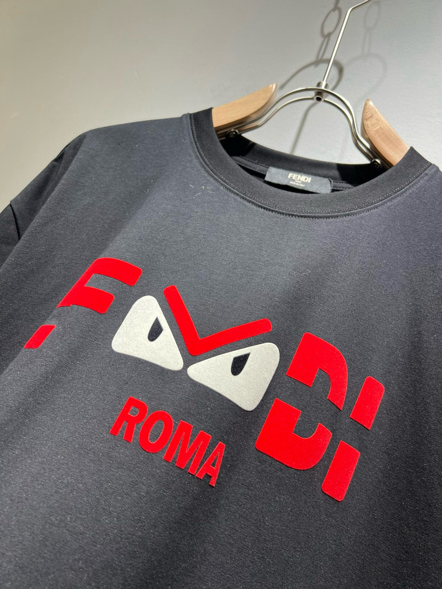  FEN*I 芬*迪2025春夏新款FD家族FF男女同款👫短袖T恤，男女同款👫百搭极简短袖。意大利原厂订