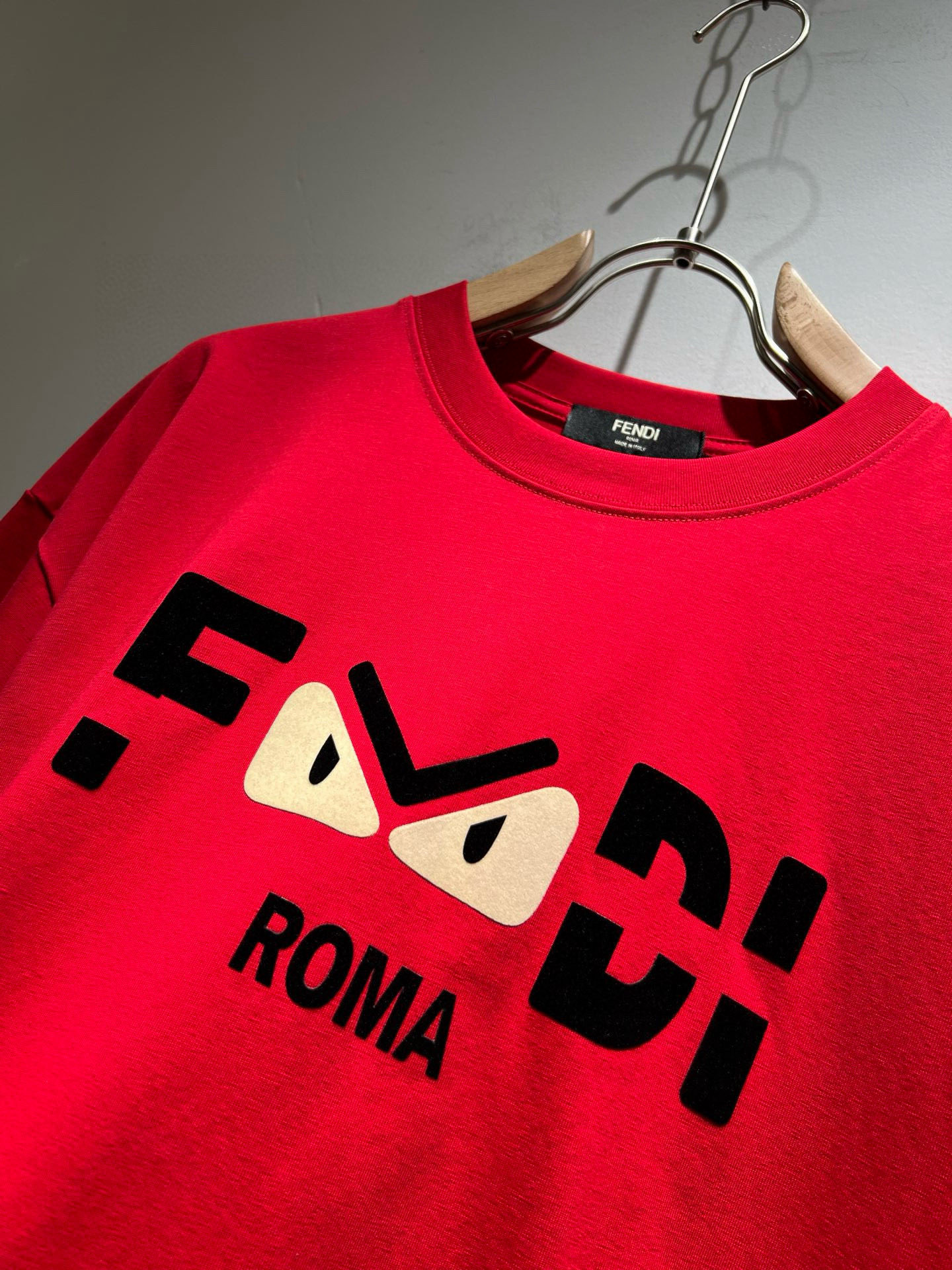  FEN*I 芬*迪2025春夏新款FD家族FF男女同款👫短袖T恤，男女同款👫百搭极简短袖。意大利原厂订