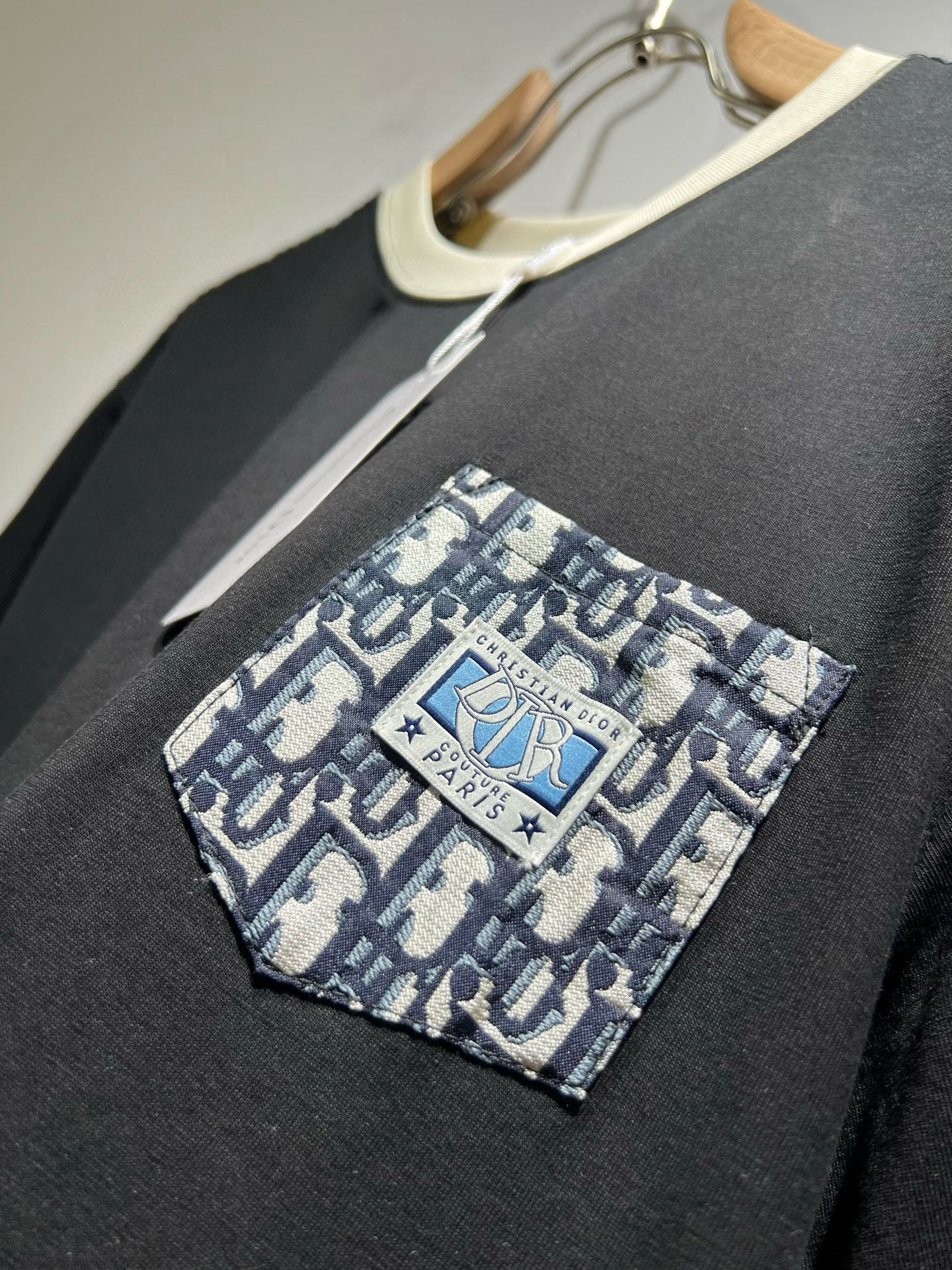  Dio*迪家 2025春夏新款男女同款👫短袖T恤，专柜同步发售！定制专属260克纯棉面料，定制原版工艺