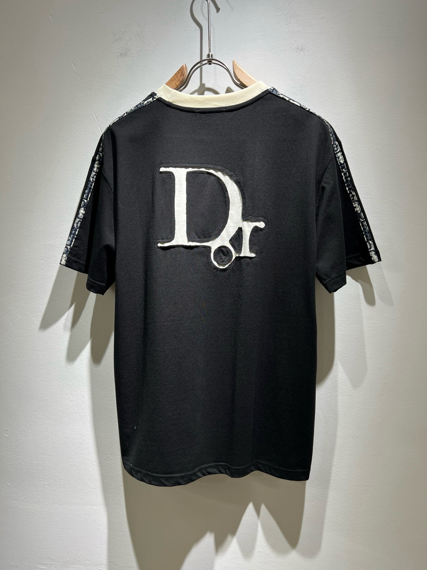  Dio*迪家 2025春夏新款男女同款👫短袖T恤，专柜同步发售！定制专属260克纯棉面料，定制原版工艺