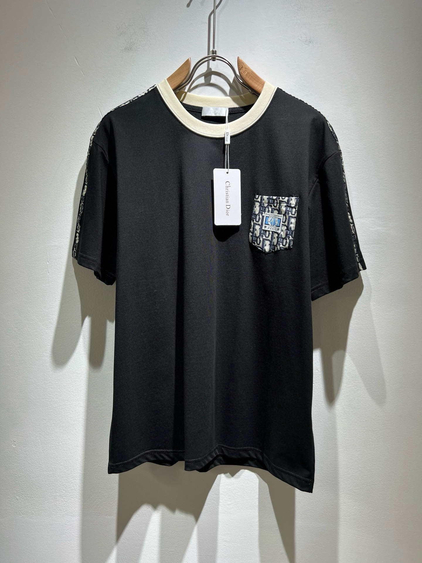  Dio*迪家 2025春夏新款男女同款👫短袖T恤，专柜同步发售！定制专属260克纯棉面料，定制原版工艺