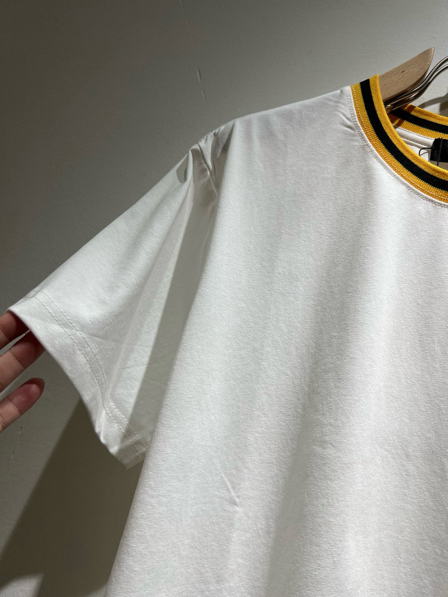  FEN*I 芬*迪2025春夏新款FD家族FF男女同款👫短袖T恤，男女同款👫百搭极简短袖。意大利原厂订