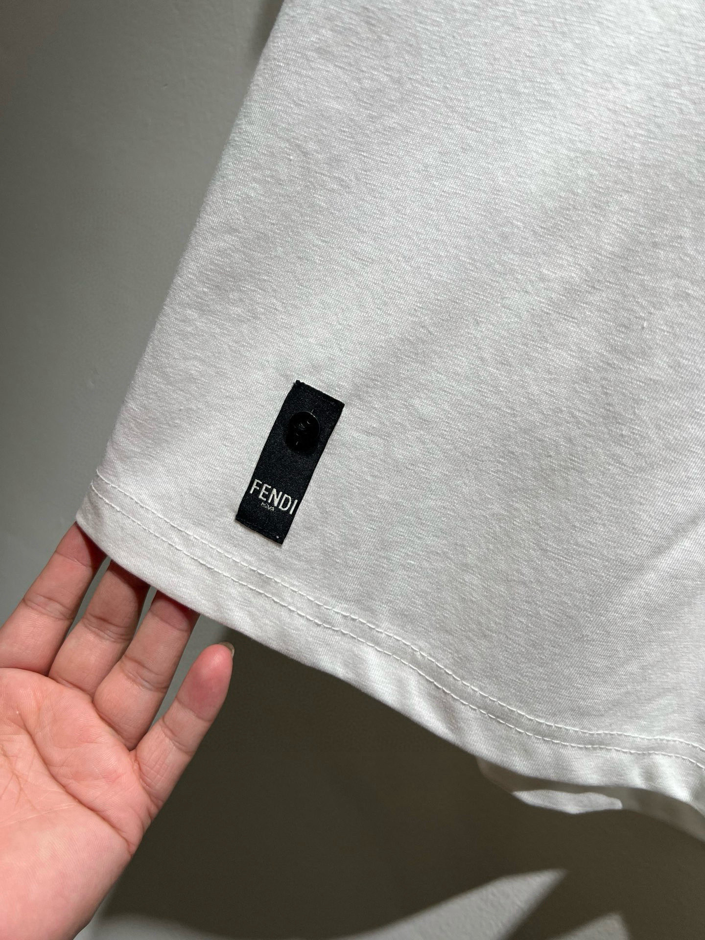  FEN*I 芬*迪2025春夏新款FD家族FF男女同款👫短袖T恤，男女同款👫百搭极简短袖。意大利原厂订