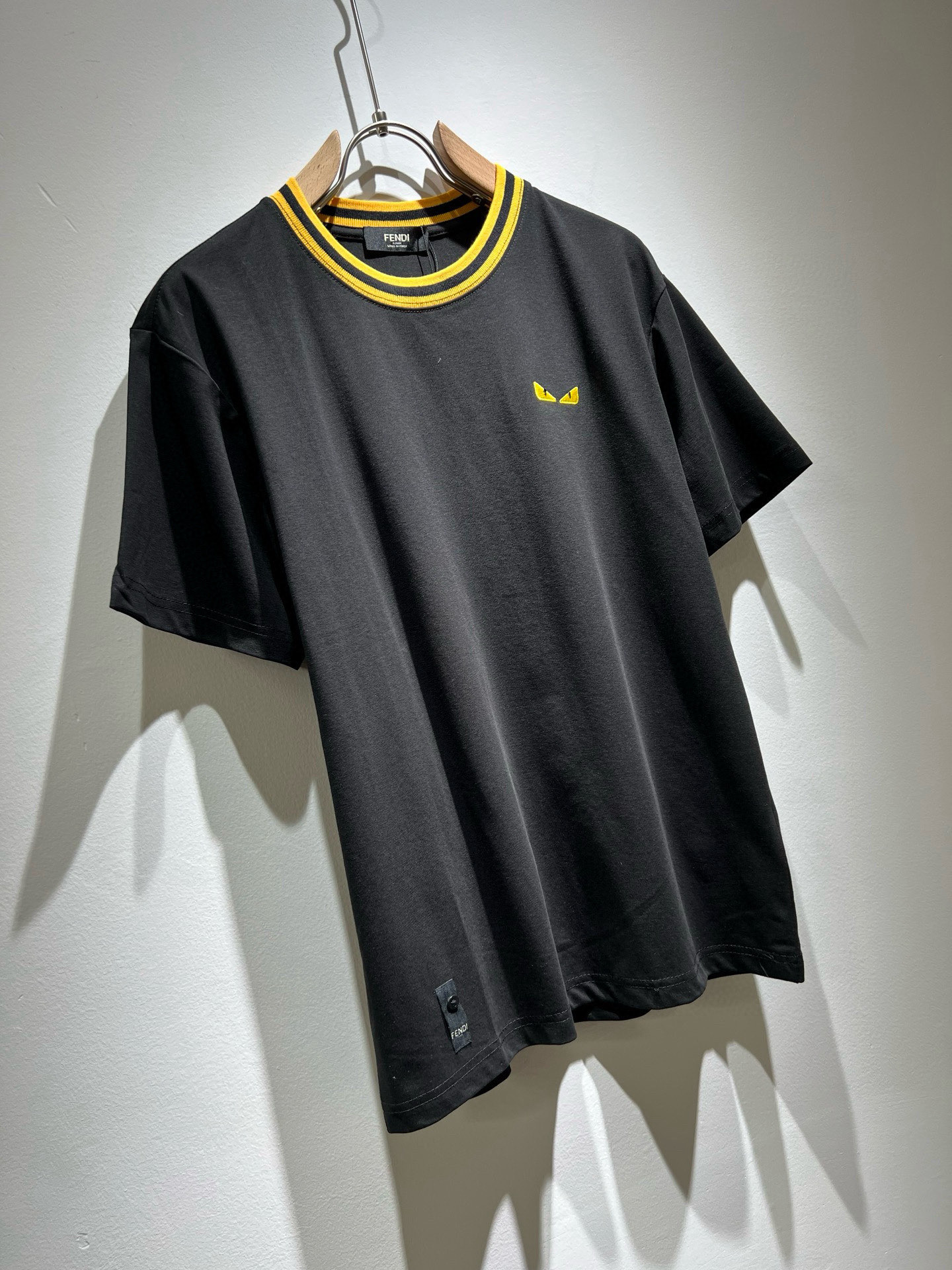  FEN*I 芬*迪2025春夏新款FD家族FF男女同款👫短袖T恤，男女同款👫百搭极简短袖。意大利原厂订