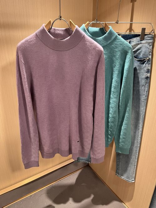 Louis Vuitton Monogram Jacquard Wool Sweater Knitwear Pullover 1 Louis Vuitton Monogram Jacquard Wool Sweater Knitwear Pullover