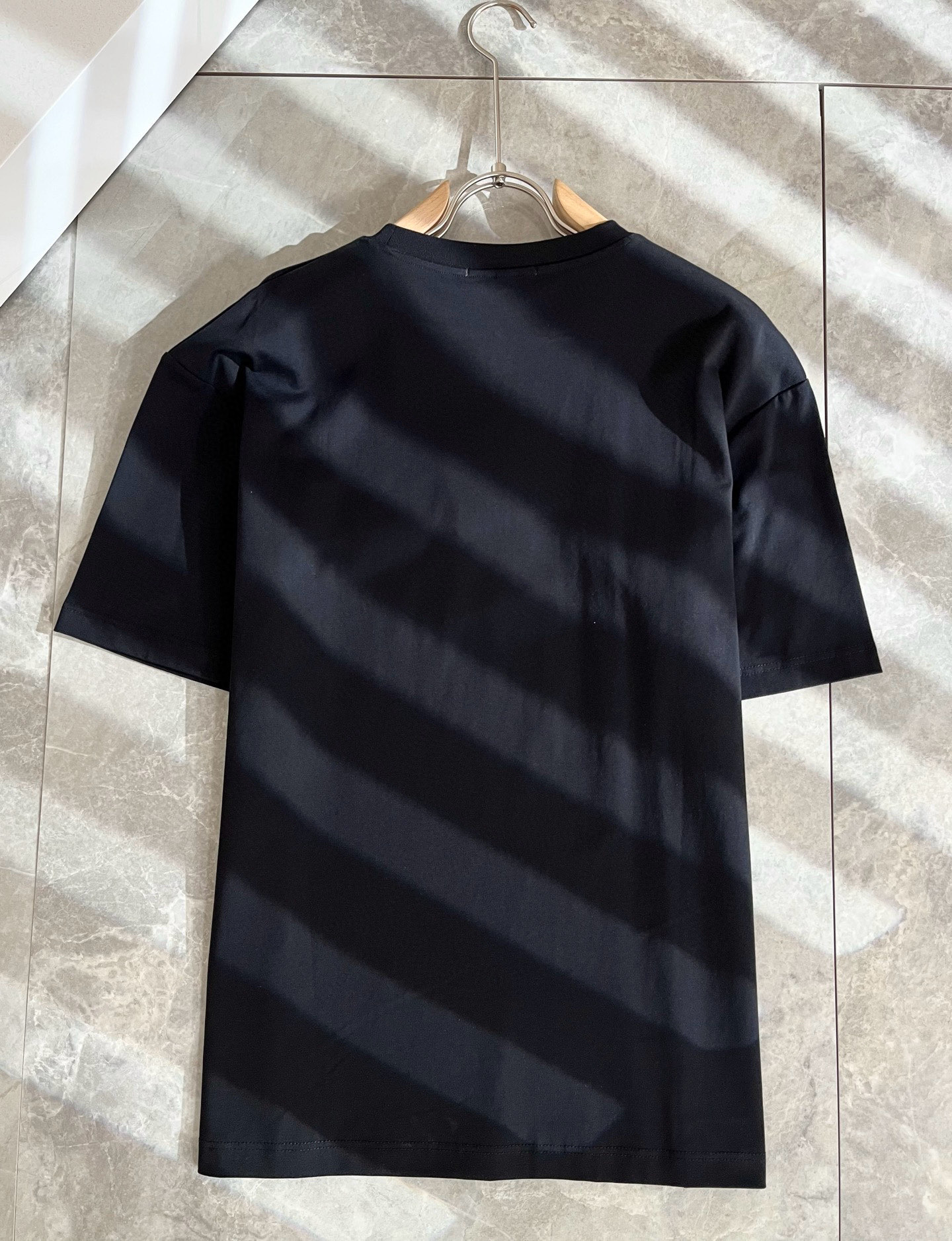  FEN*I 芬*迪2025春夏新款FD家族FF男女同款👫短袖T恤，男女同款👫百搭极简短袖。意大利原厂订