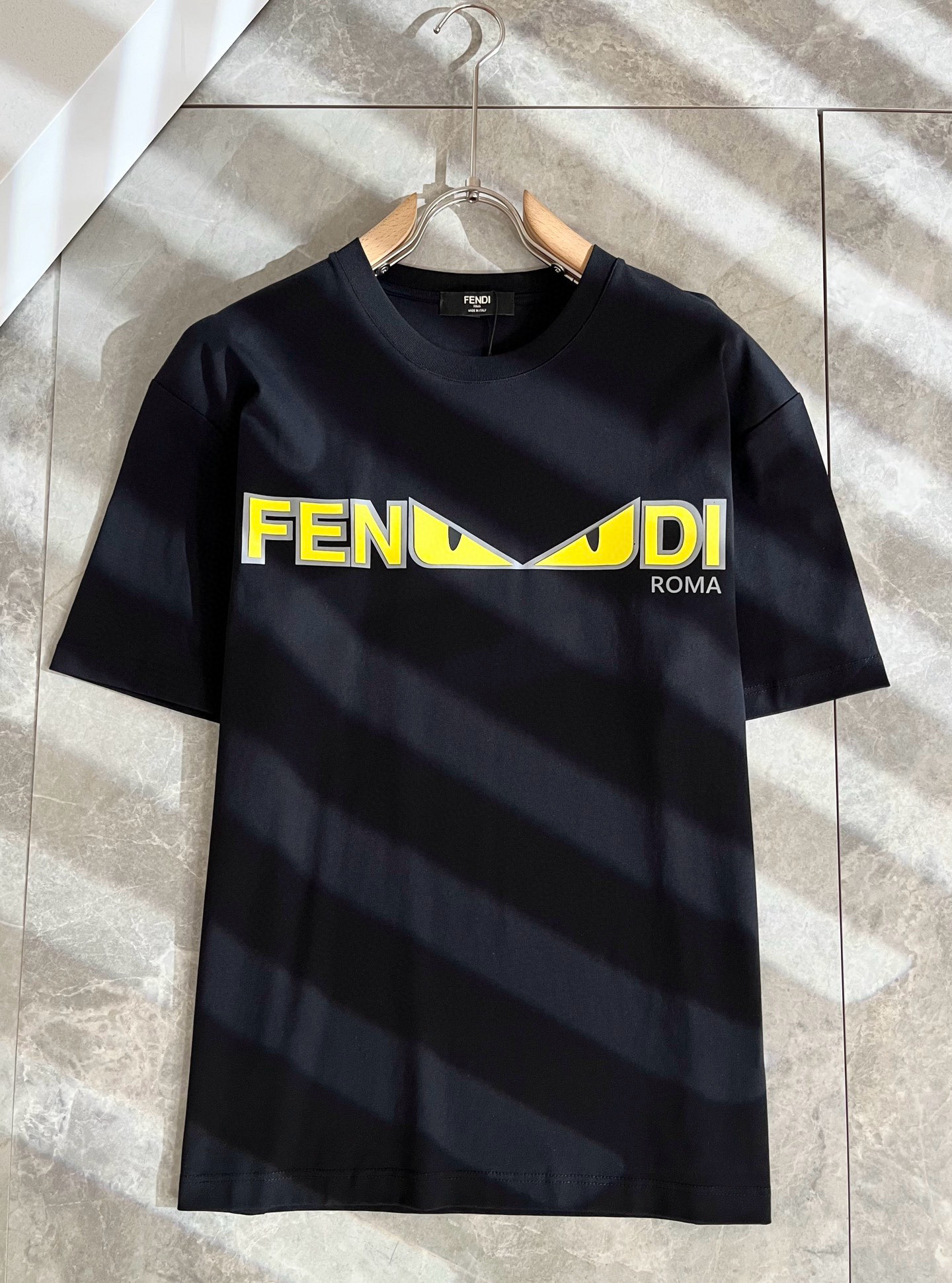  FEN*I 芬*迪2025春夏新款FD家族FF男女同款👫短袖T恤，男女同款👫百搭极简短袖。意大利原厂订