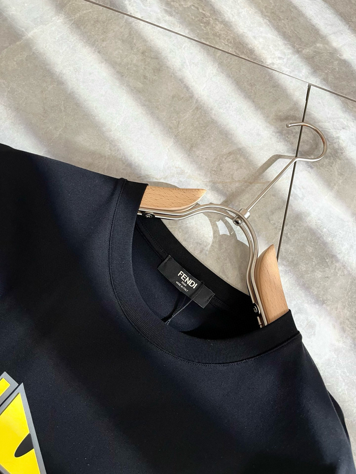  FEN*I 芬*迪2025春夏新款FD家族FF男女同款👫短袖T恤，男女同款👫百搭极简短袖。意大利原厂订