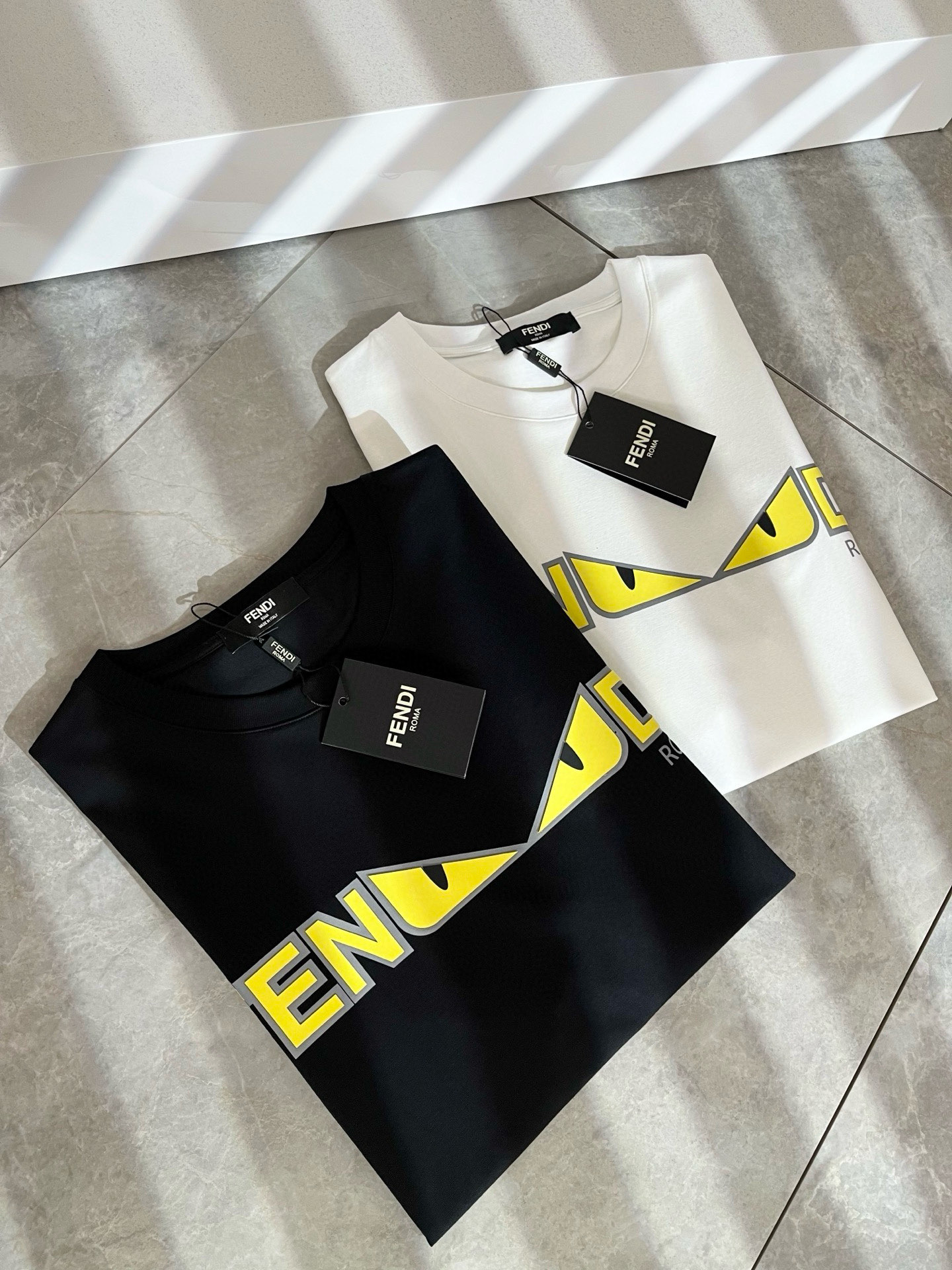  FEN*I 芬*迪2025春夏新款FD家族FF男女同款👫短袖T恤，男女同款👫百搭极简短袖。意大利原厂订
