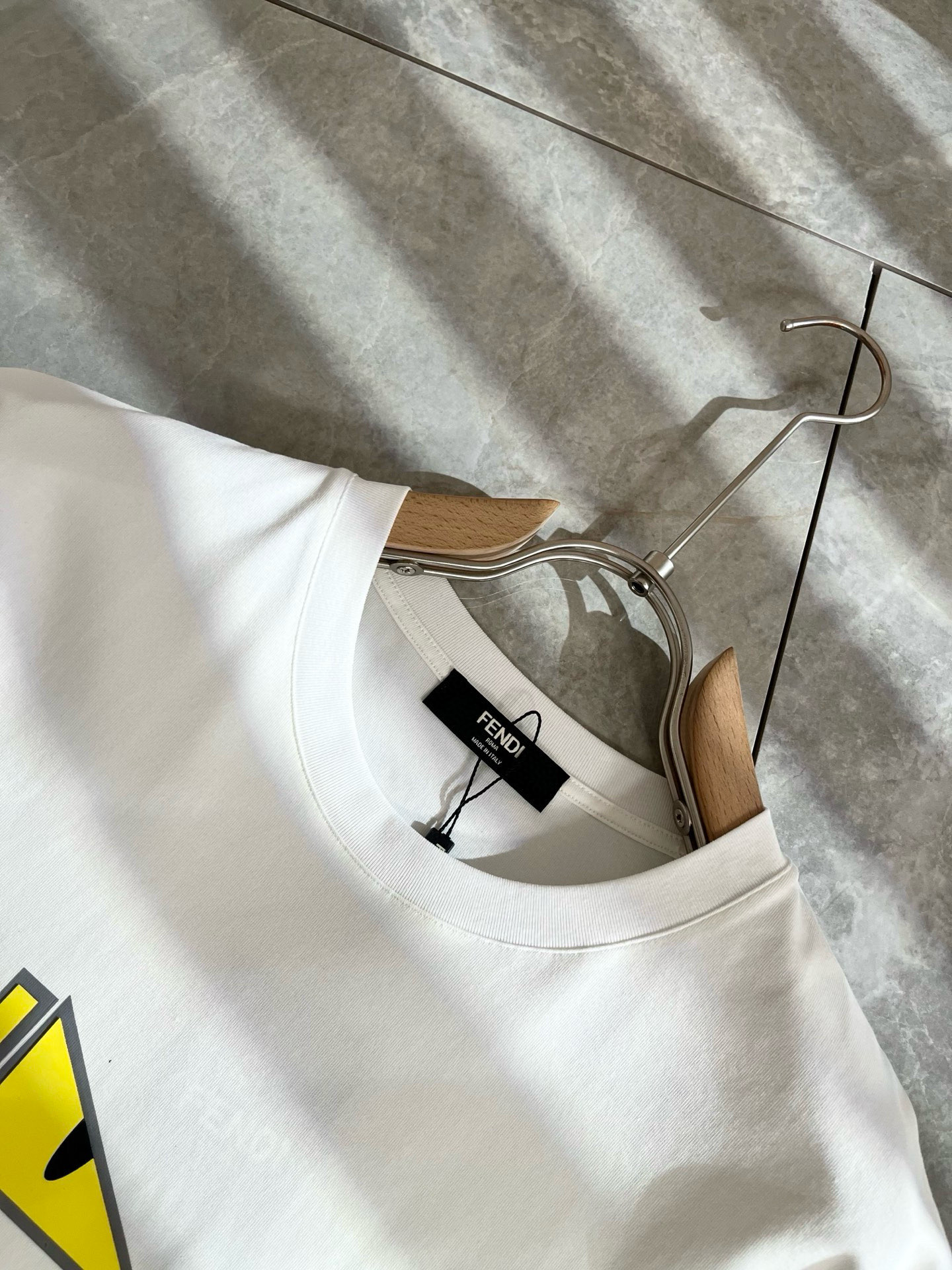  FEN*I 芬*迪2025春夏新款FD家族FF男女同款👫短袖T恤，男女同款👫百搭极简短袖。意大利原厂订