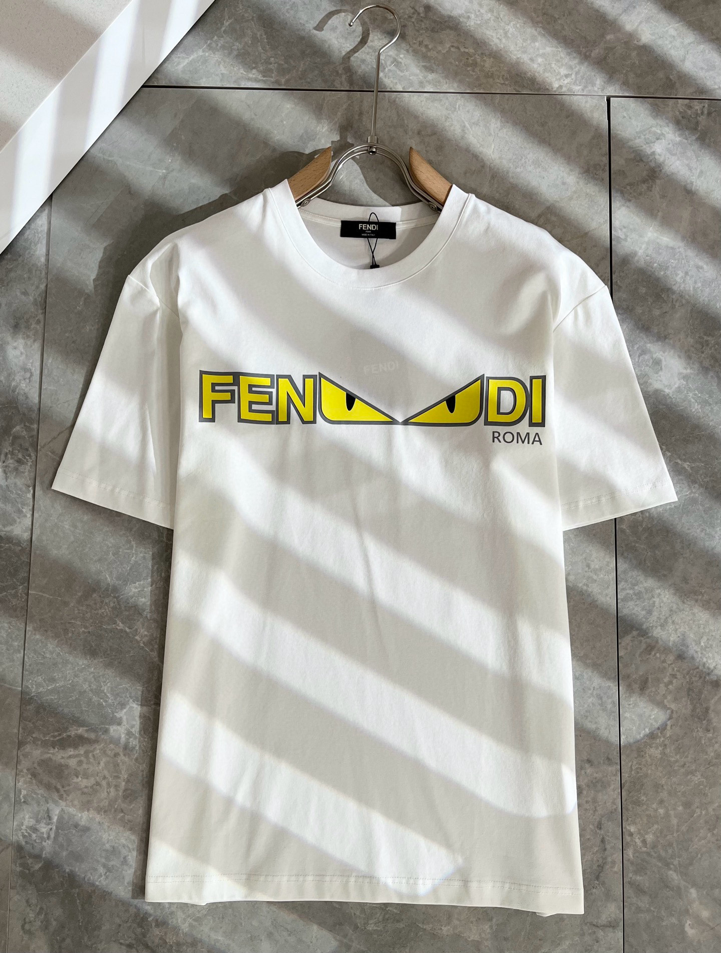  FEN*I 芬*迪2025春夏新款FD家族FF男女同款👫短袖T恤，男女同款👫百搭极简短袖。意大利原厂订