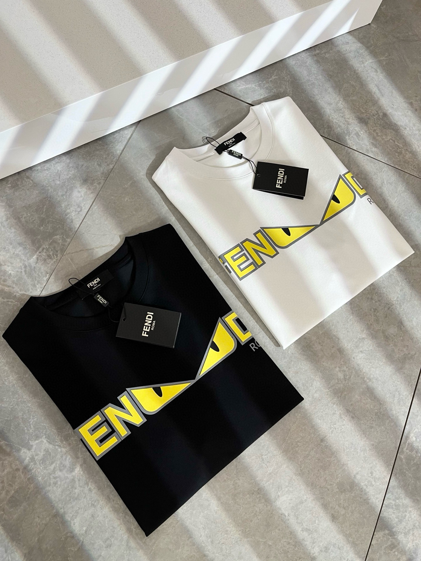  FEN*I 芬*迪2025春夏新款FD家族FF男女同款👫短袖T恤，男女同款👫百搭极简短袖。意大利原厂订