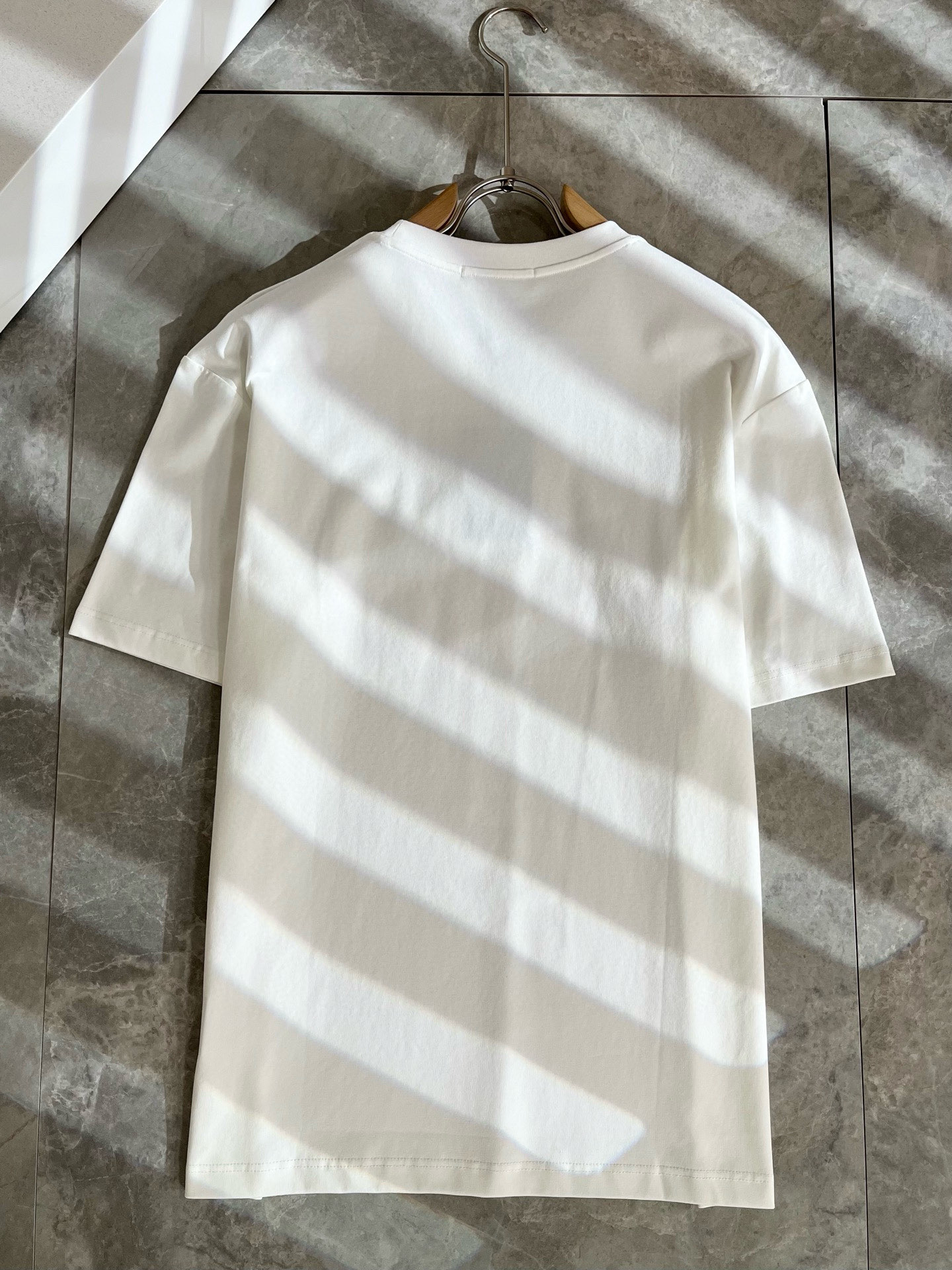  FEN*I 芬*迪2025春夏新款FD家族FF男女同款👫短袖T恤，男女同款👫百搭极简短袖。意大利原厂订