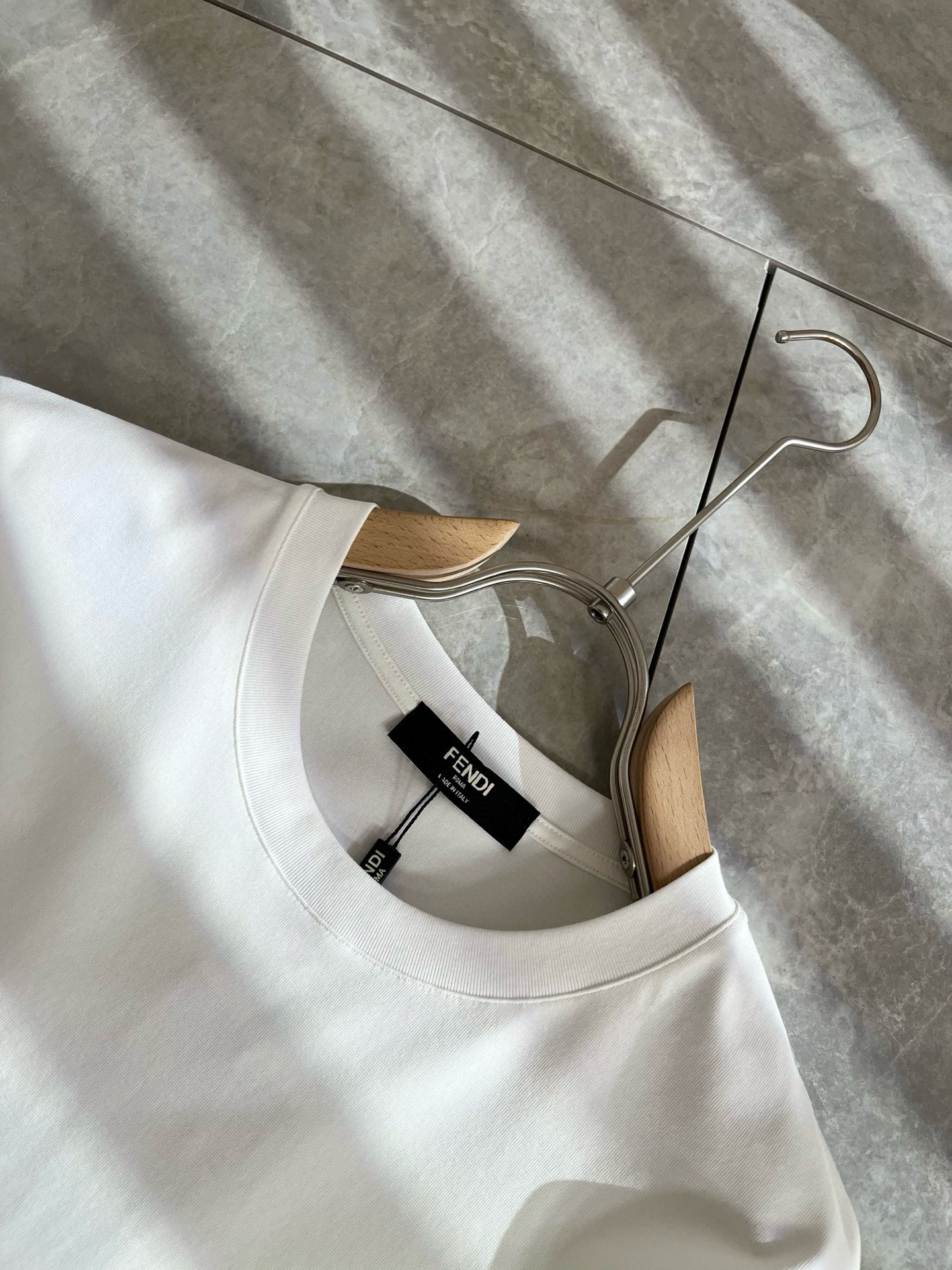  FEN*I 芬*迪2025春夏新款FD家族FF男女同款👫短袖T恤，男女同款👫百搭极简短袖。意大利原厂订