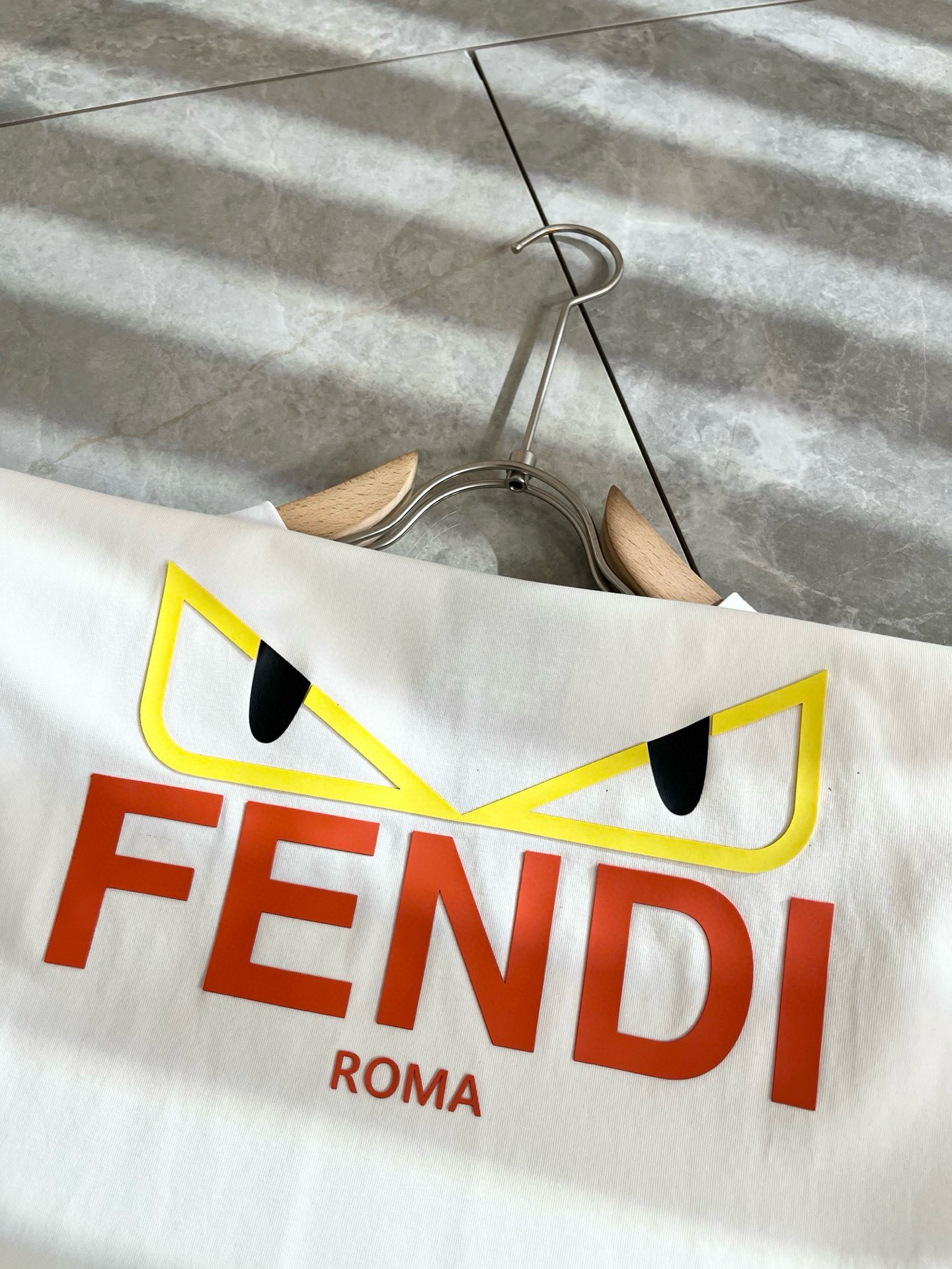  FEN*I 芬*迪2025春夏新款FD家族FF男女同款👫短袖T恤，男女同款👫百搭极简短袖。意大利原厂订