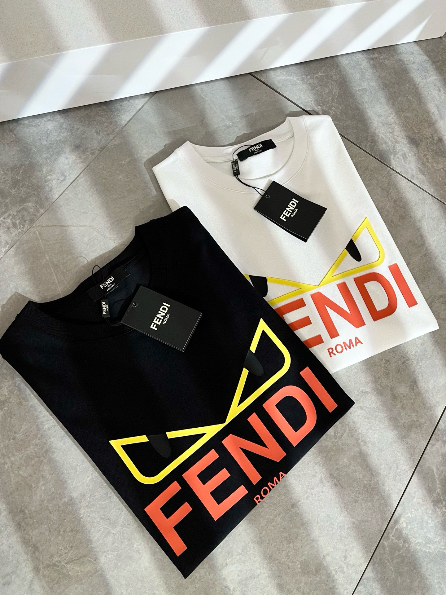  FEN*I 芬*迪2025春夏新款FD家族FF男女同款👫短袖T恤，男女同款👫百搭极简短袖。意大利原厂订