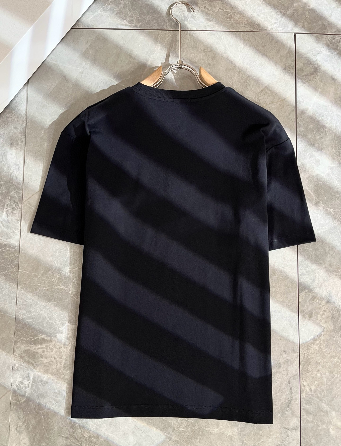  FEN*I 芬*迪2025春夏新款FD家族FF男女同款👫短袖T恤，男女同款👫百搭极简短袖。意大利原厂订