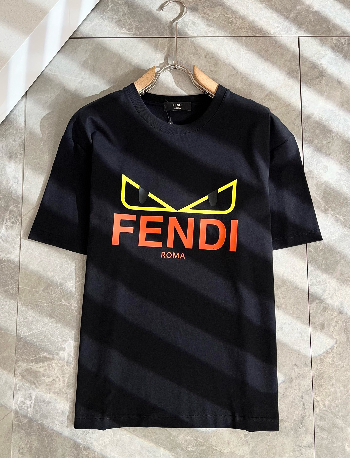  FEN*I 芬*迪2025春夏新款FD家族FF男女同款👫短袖T恤，男女同款👫百搭极简短袖。意大利原厂订